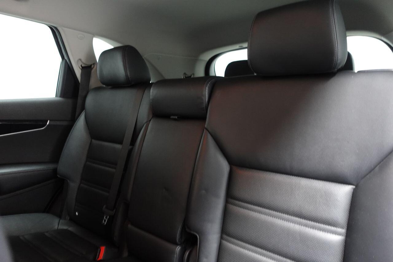 Kia Sorento - Image 21