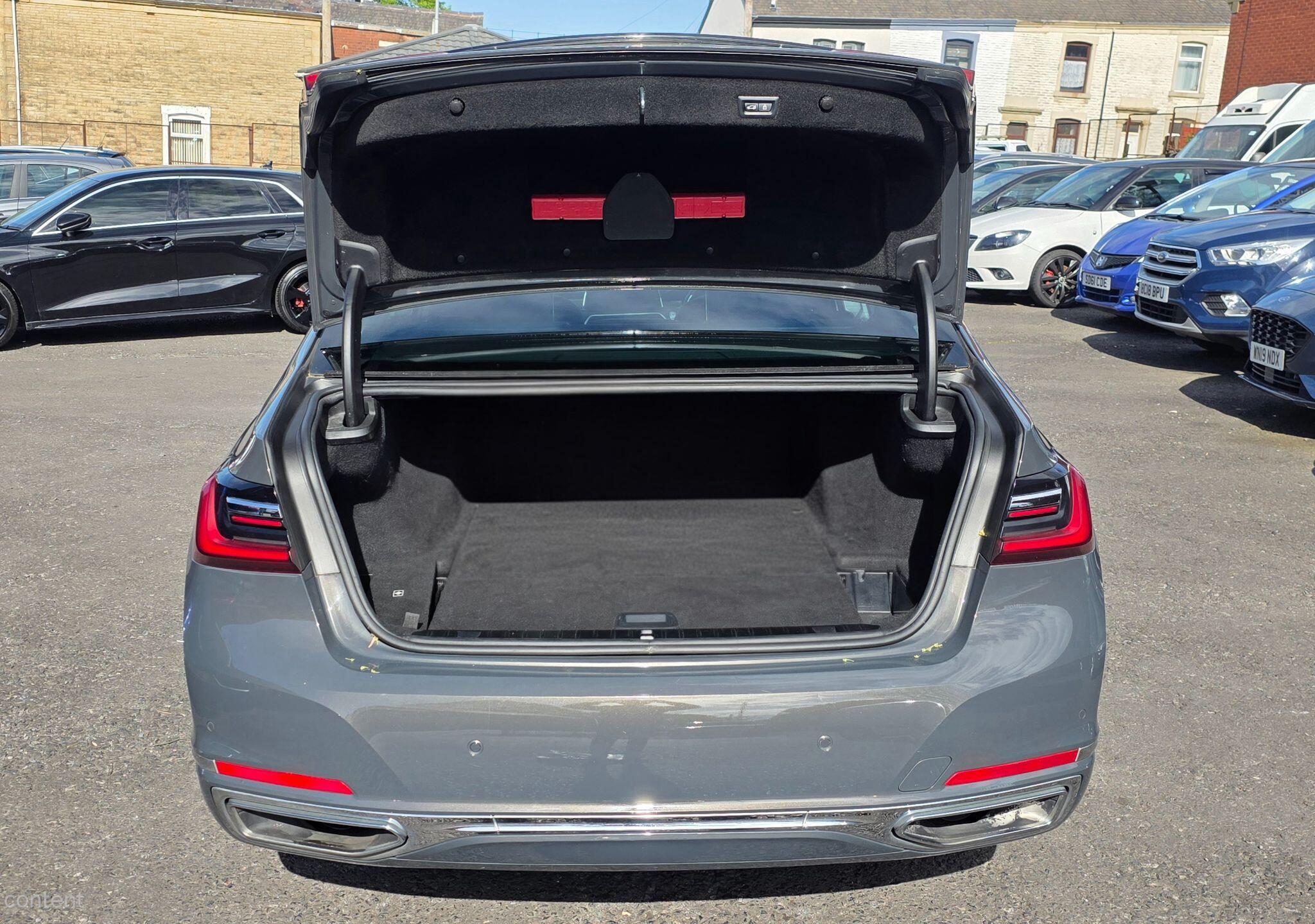BMW 7 Series - Image 36