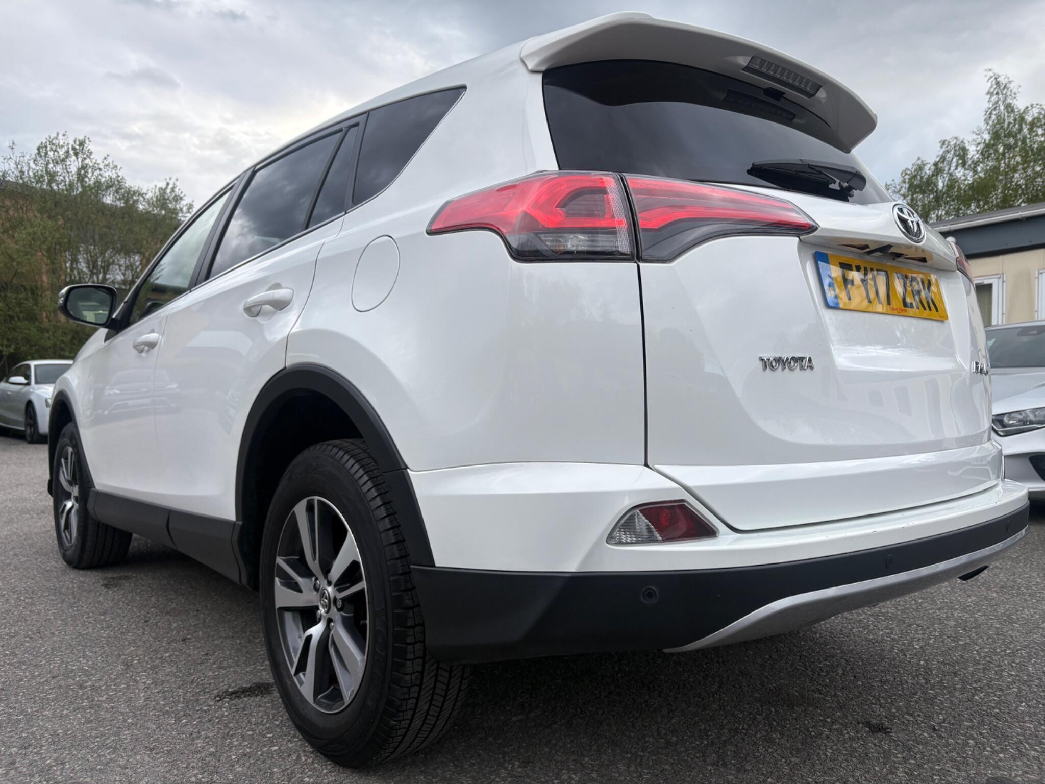 Toyota RAV4 - Image 12