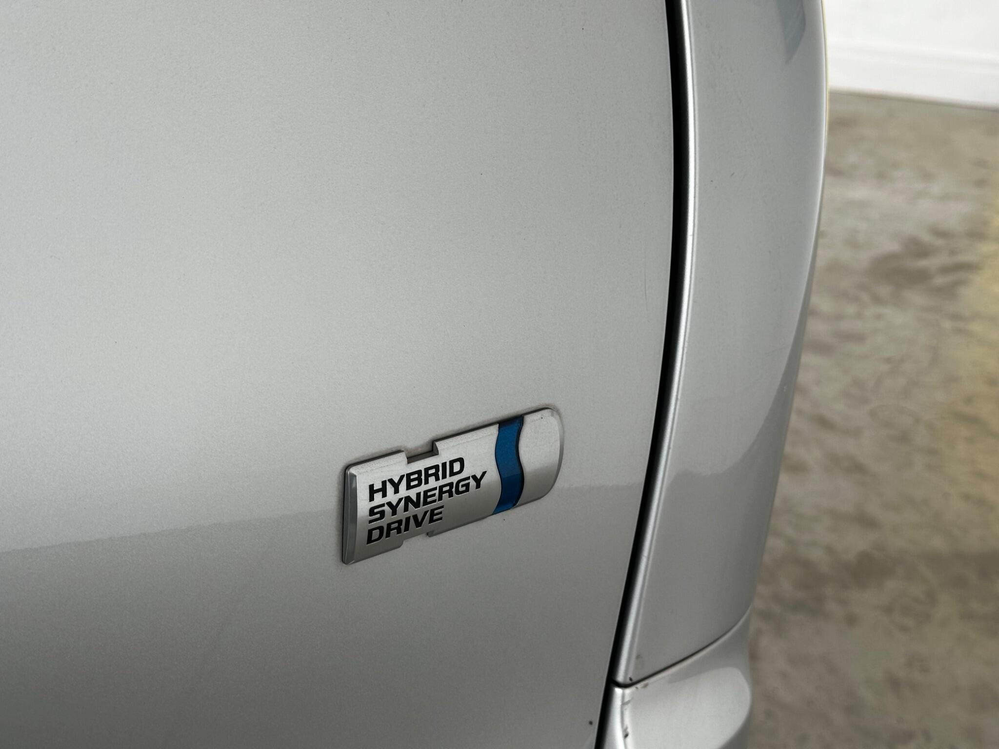 Toyota Noah - Image 45
