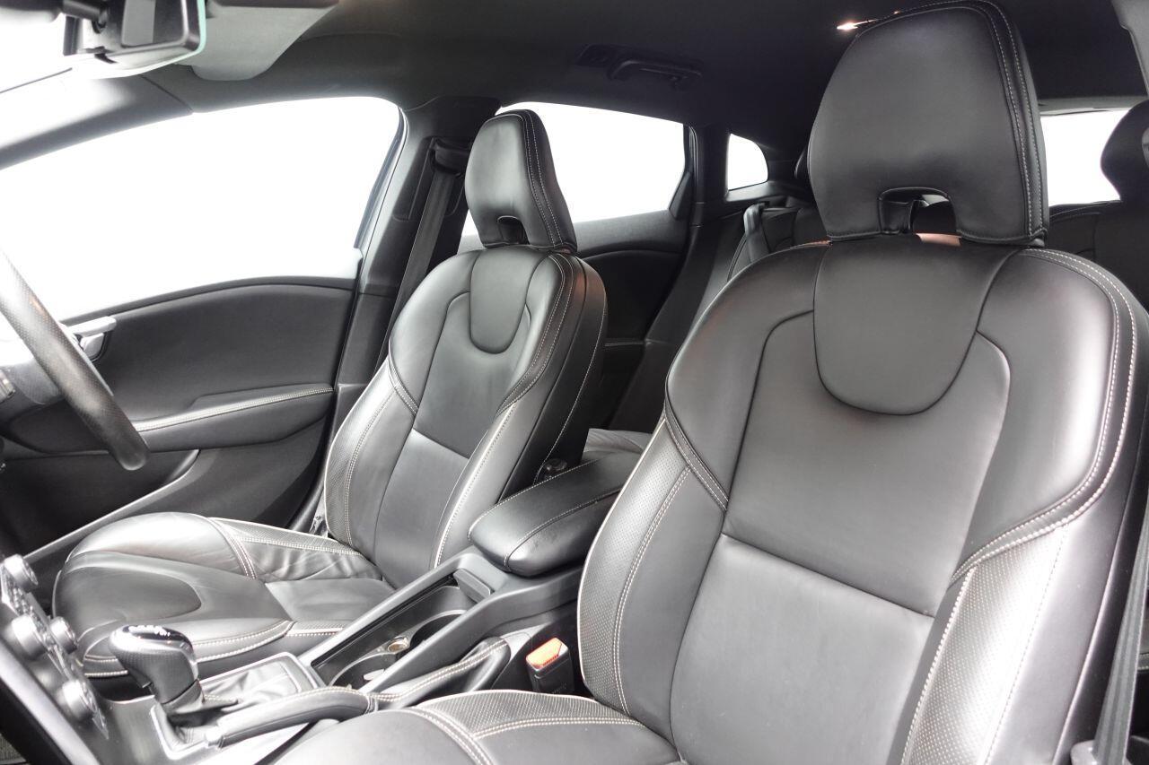 Volvo V40 - Image 17