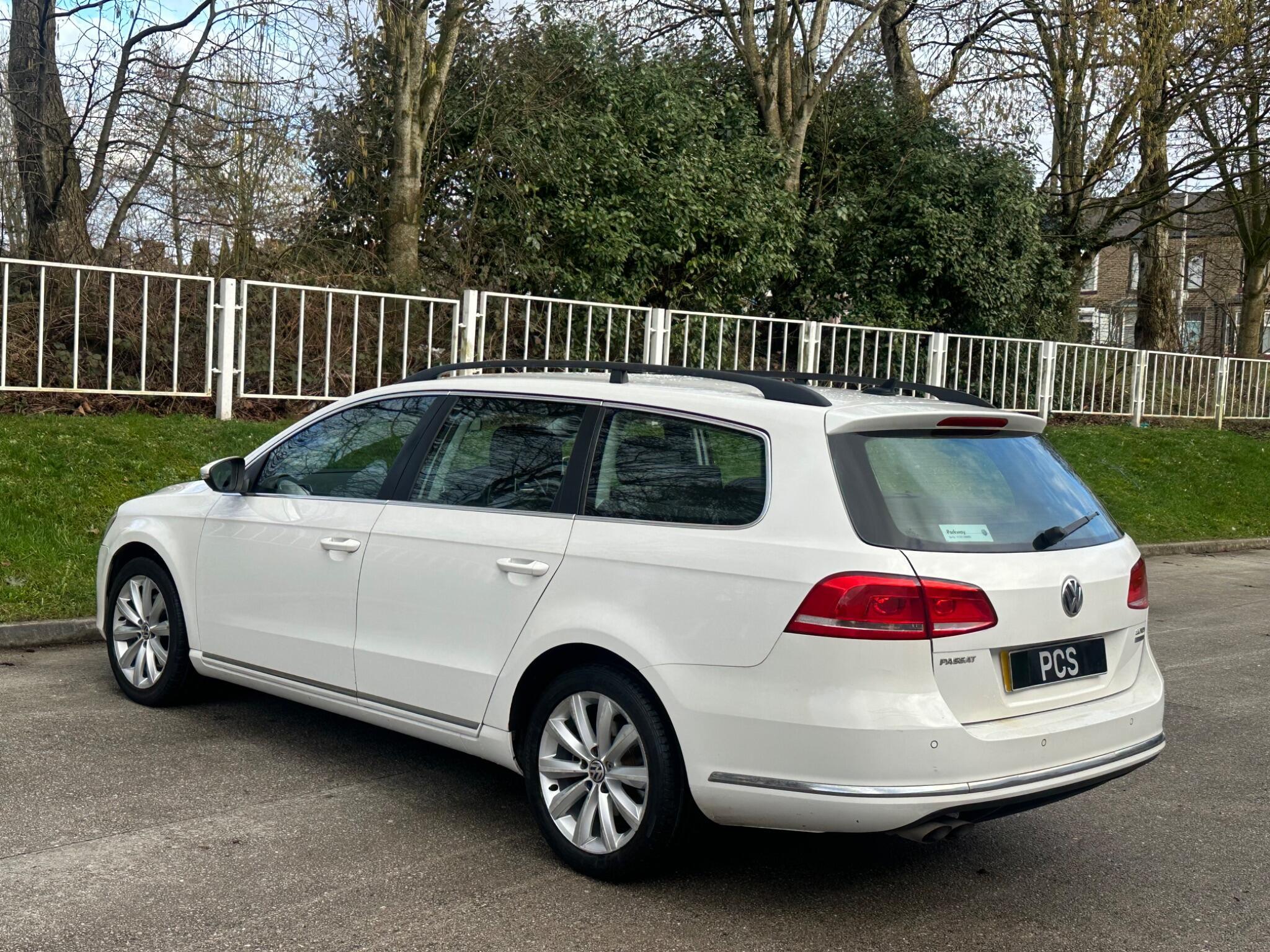 Volkswagen Passat - Image 12