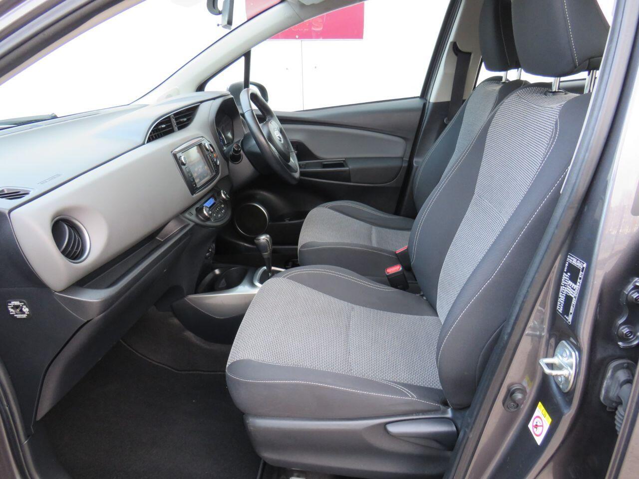 Toyota Yaris - Image 9