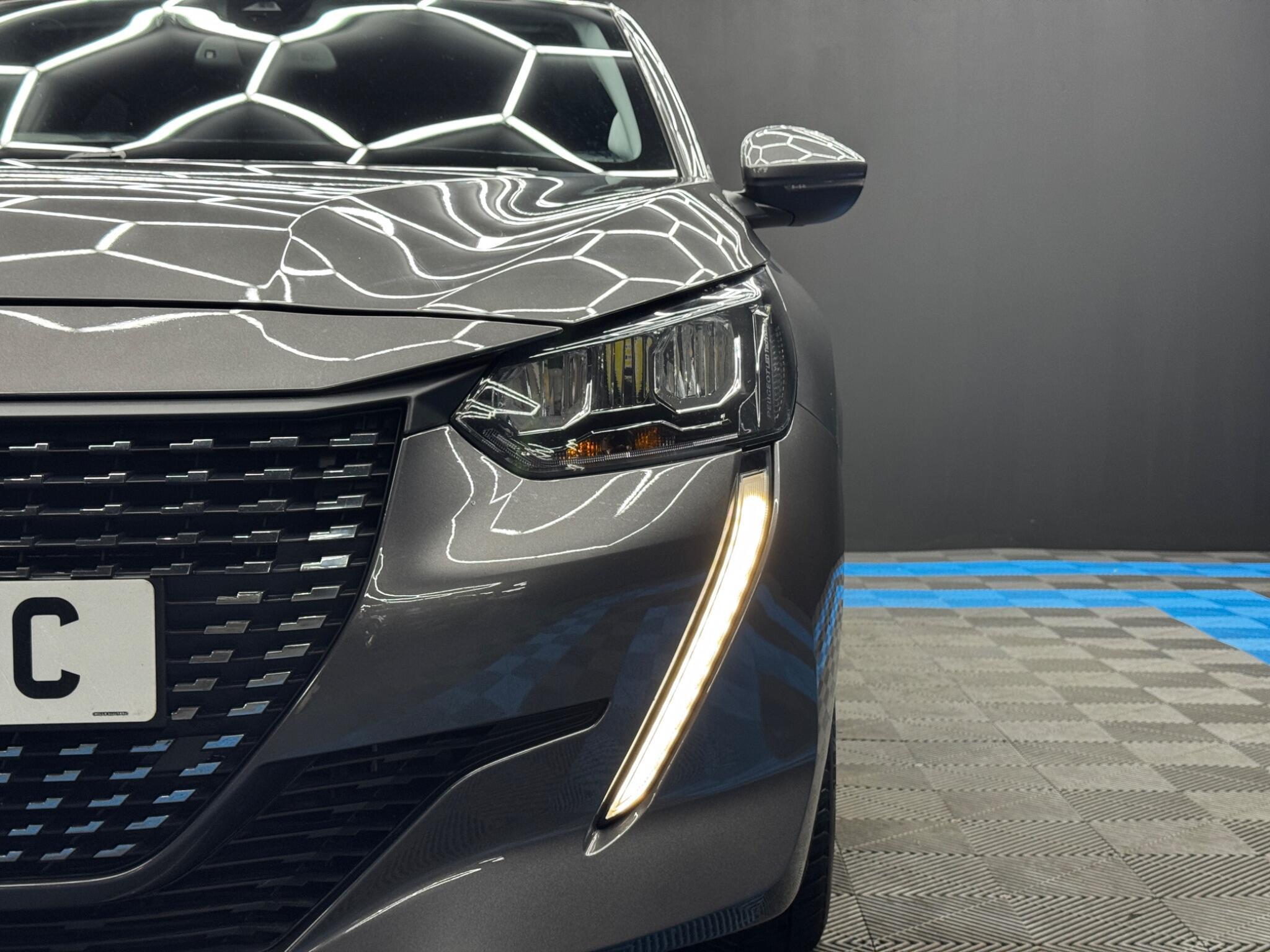 Peugeot 208 - Image 42