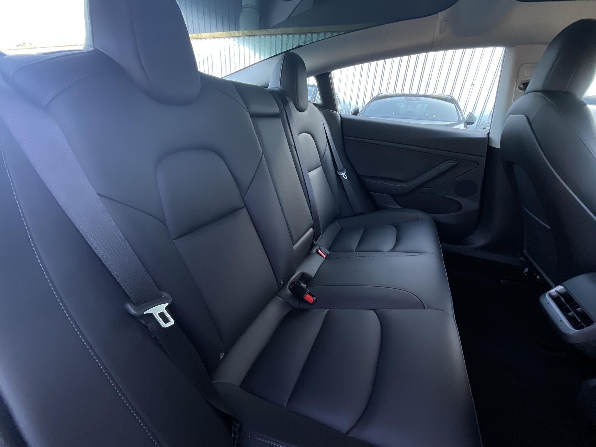 Tesla Model 3 - Image 11