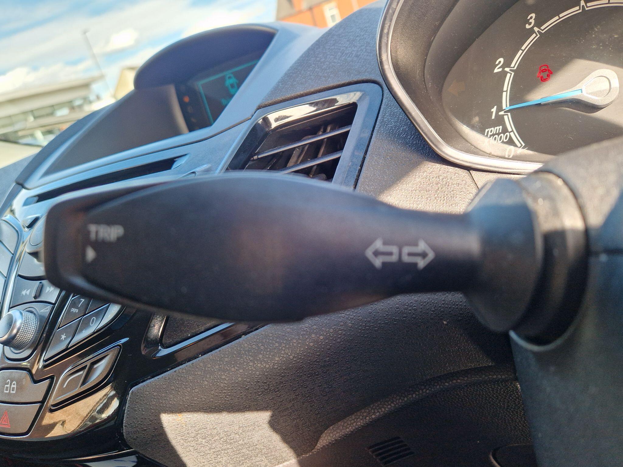 Ford Fiesta - Image 40