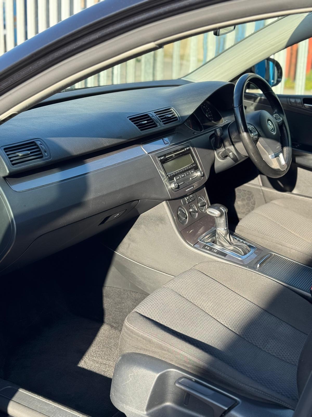 Volkswagen Passat - Image 24