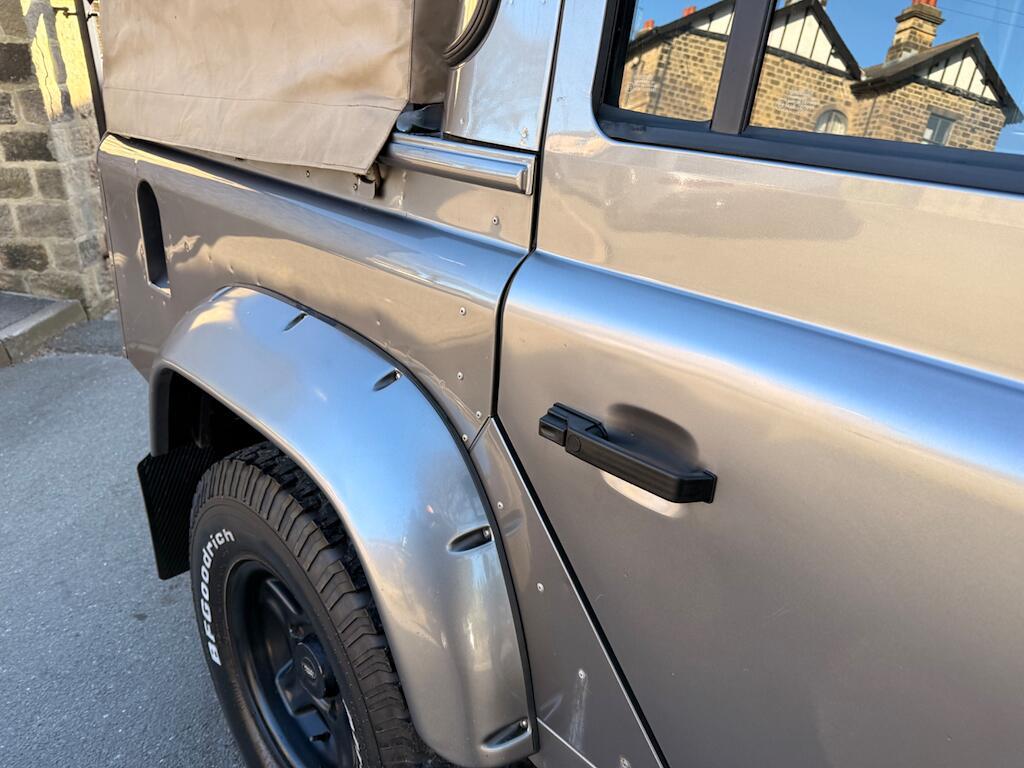 Land Rover Defender 110 - Image 35