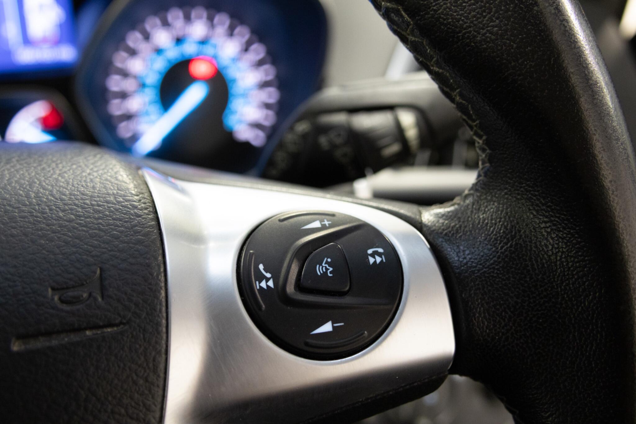 Ford Kuga - Image 27