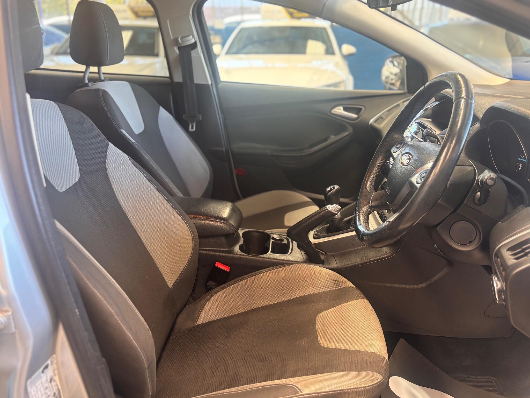 Ford Focus - Image 18