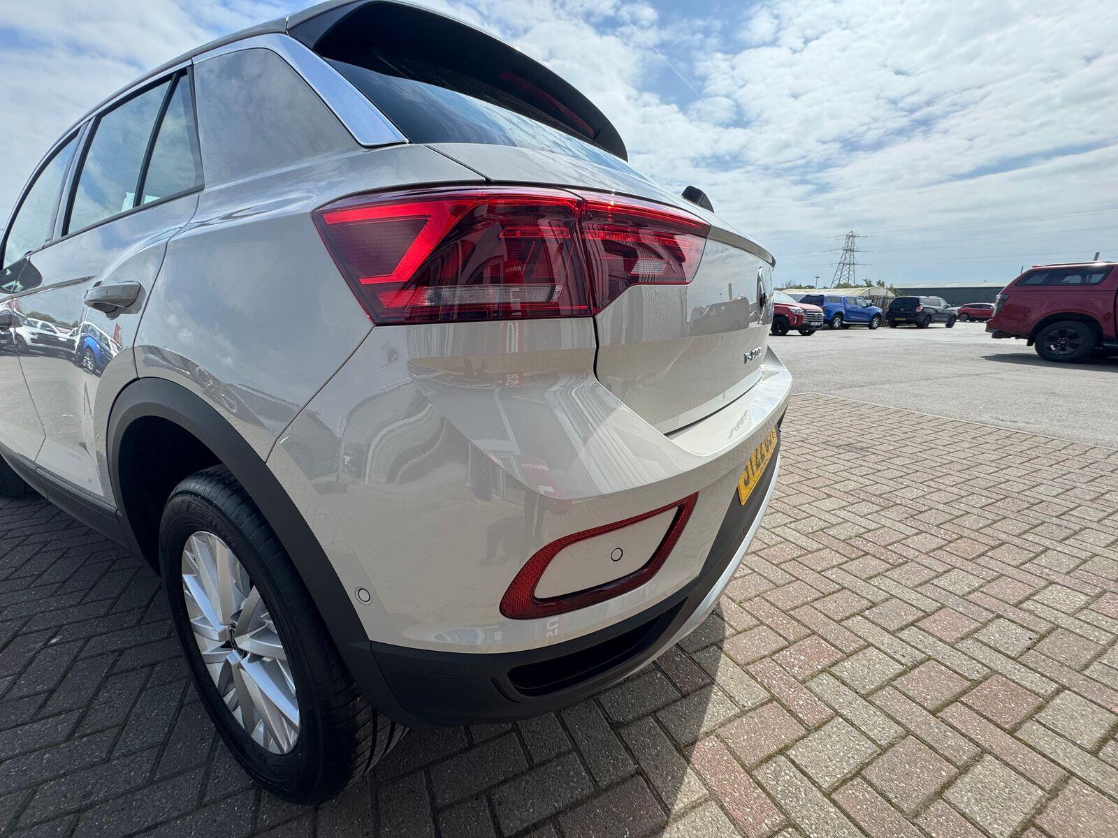 Volkswagen T-Roc - Image 10