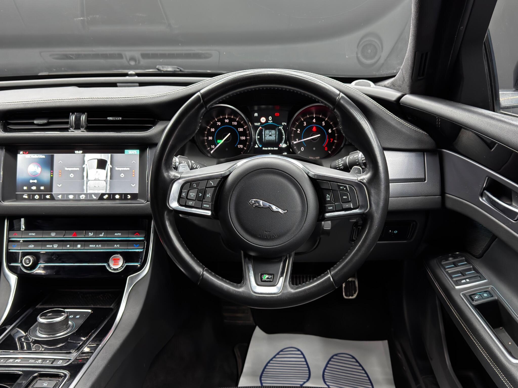 Jaguar XF - Image 18