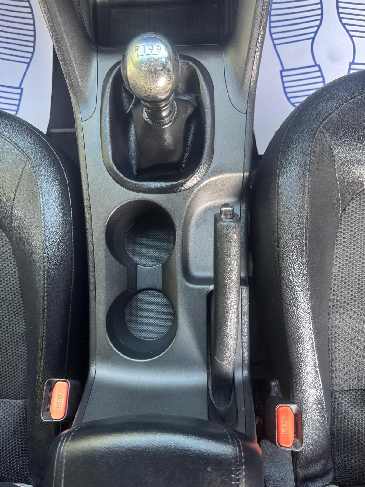 Hyundai ix35 - Image 16
