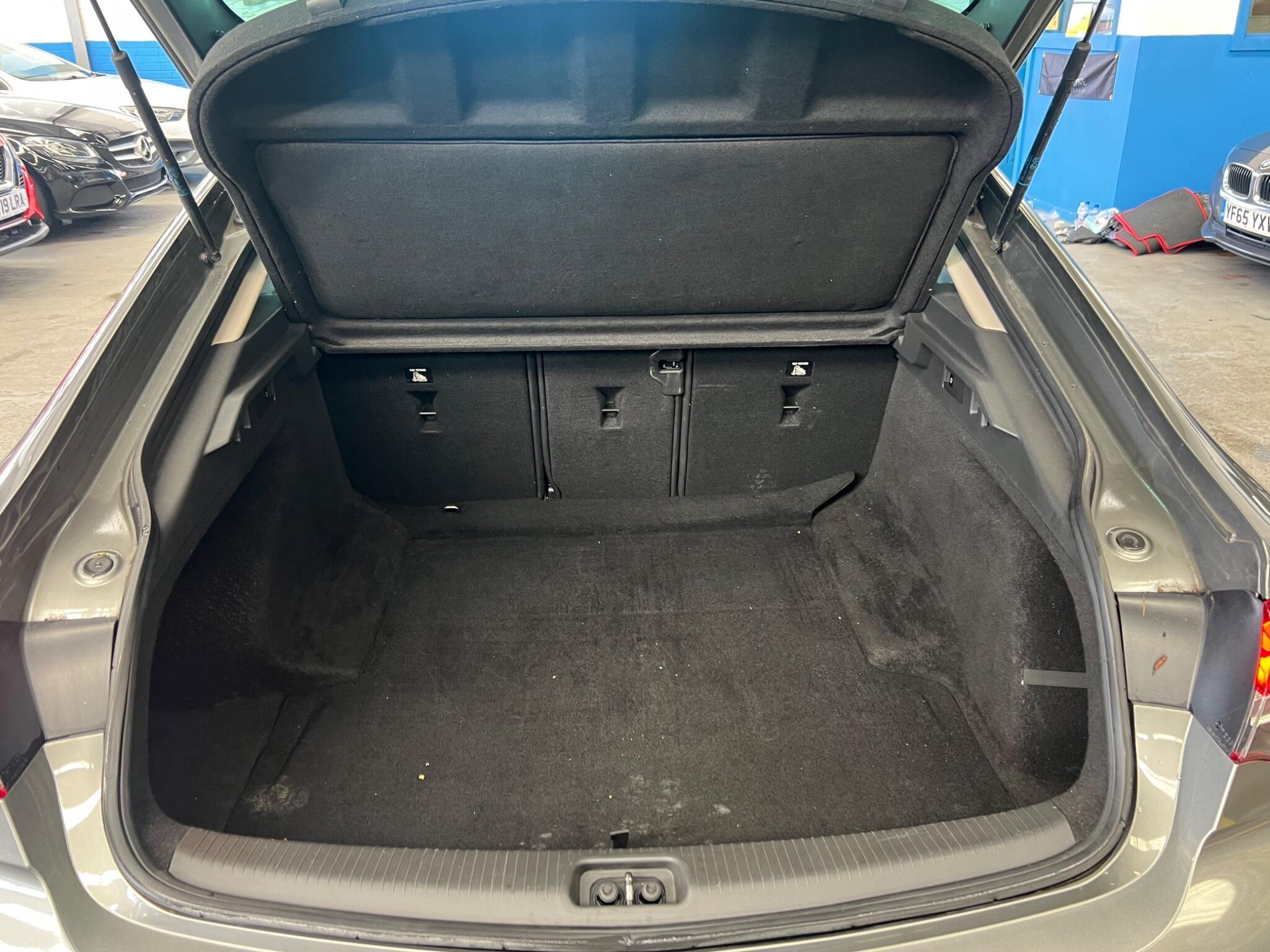 Vauxhall Insignia - Image 26