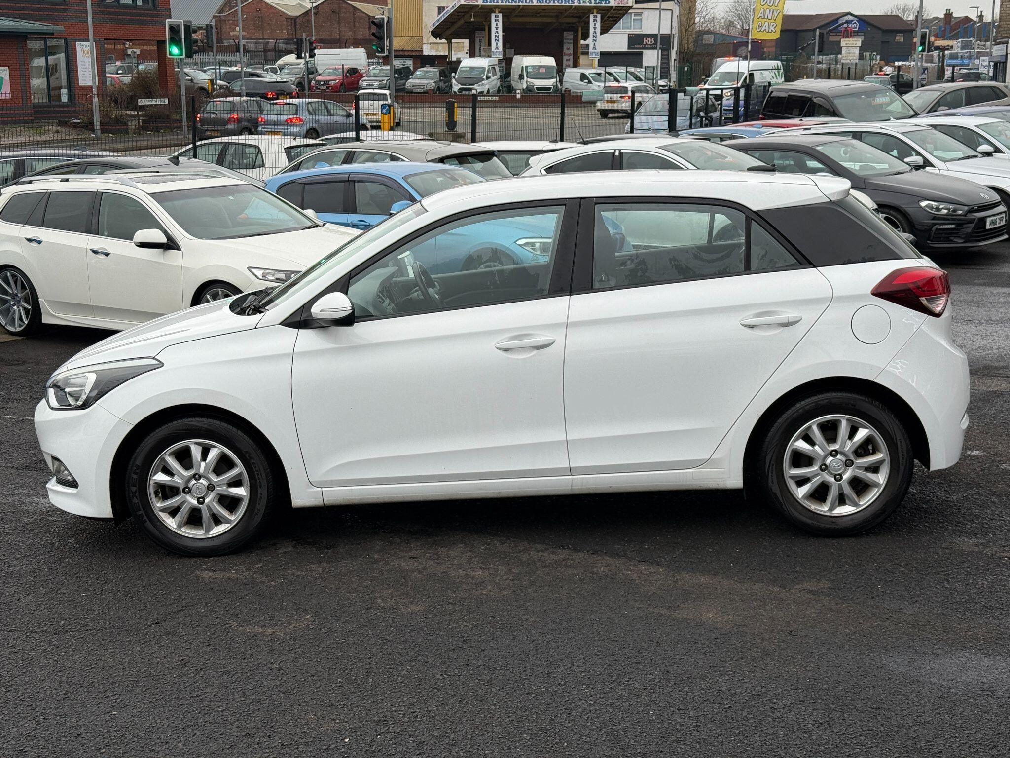 Hyundai i20 - Image 10