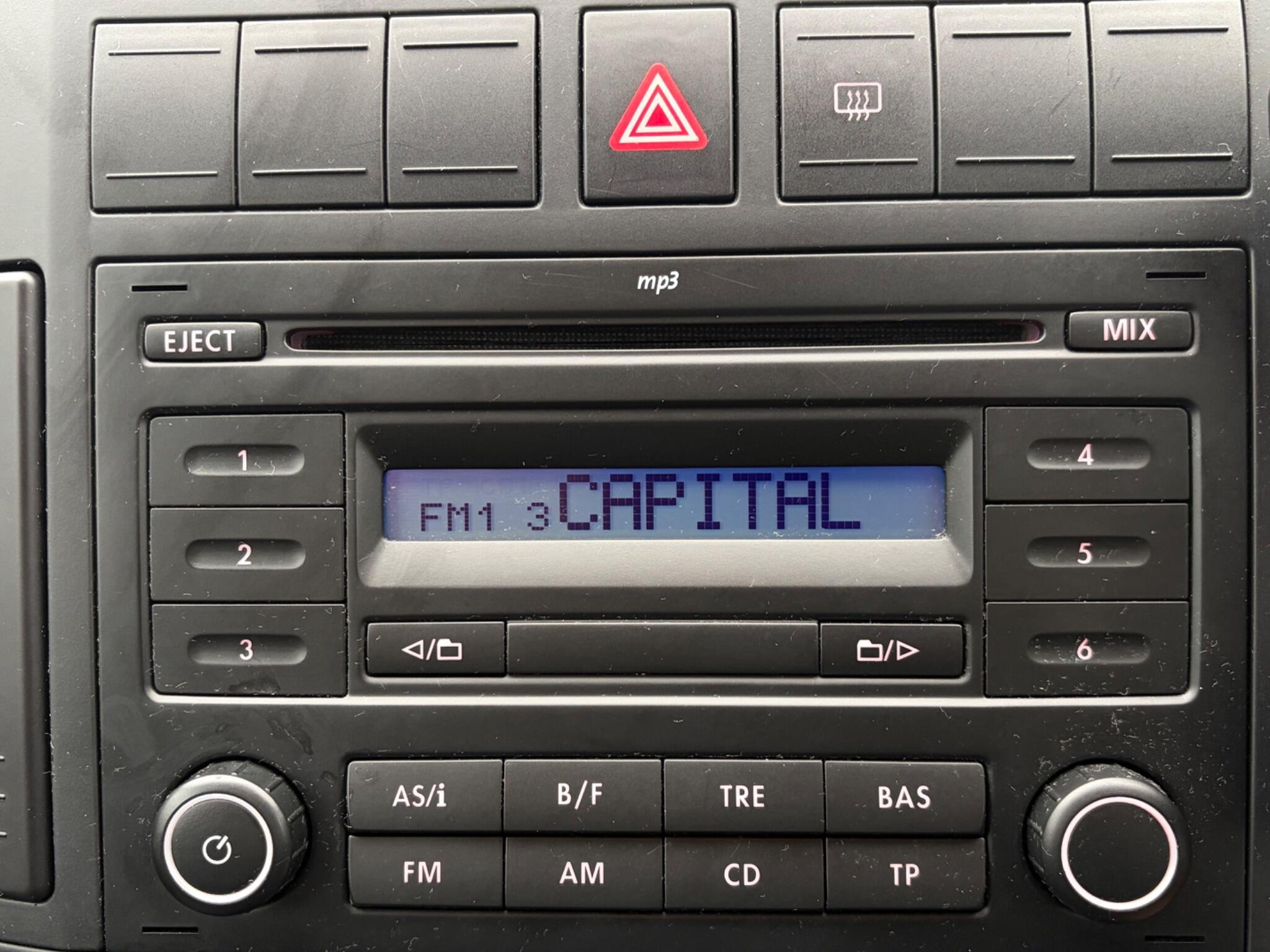 Volkswagen Polo - Image 21