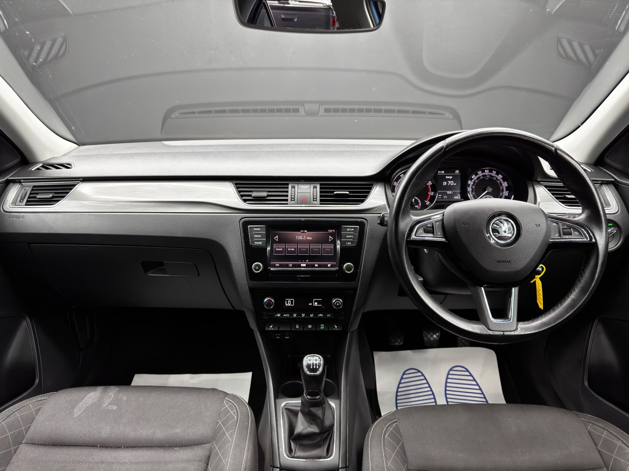 Skoda Rapid - Image 10