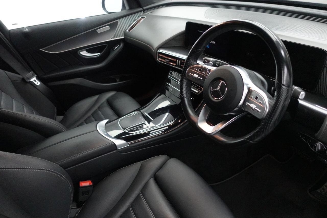 Mercedes Eqc - Image 17