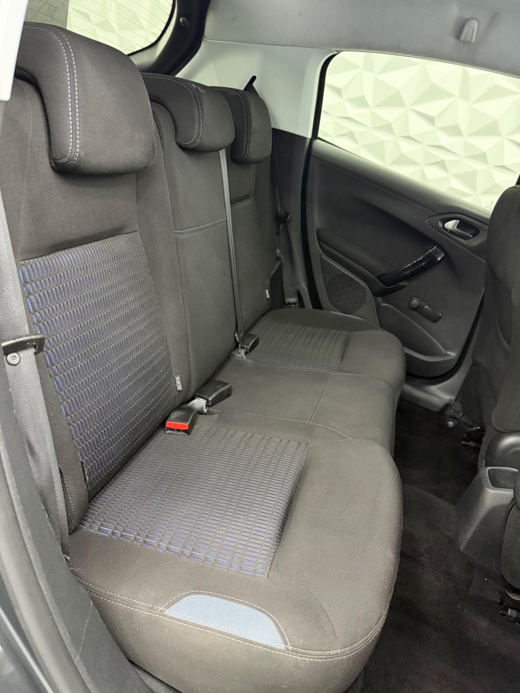 Peugeot 208 - Image 14