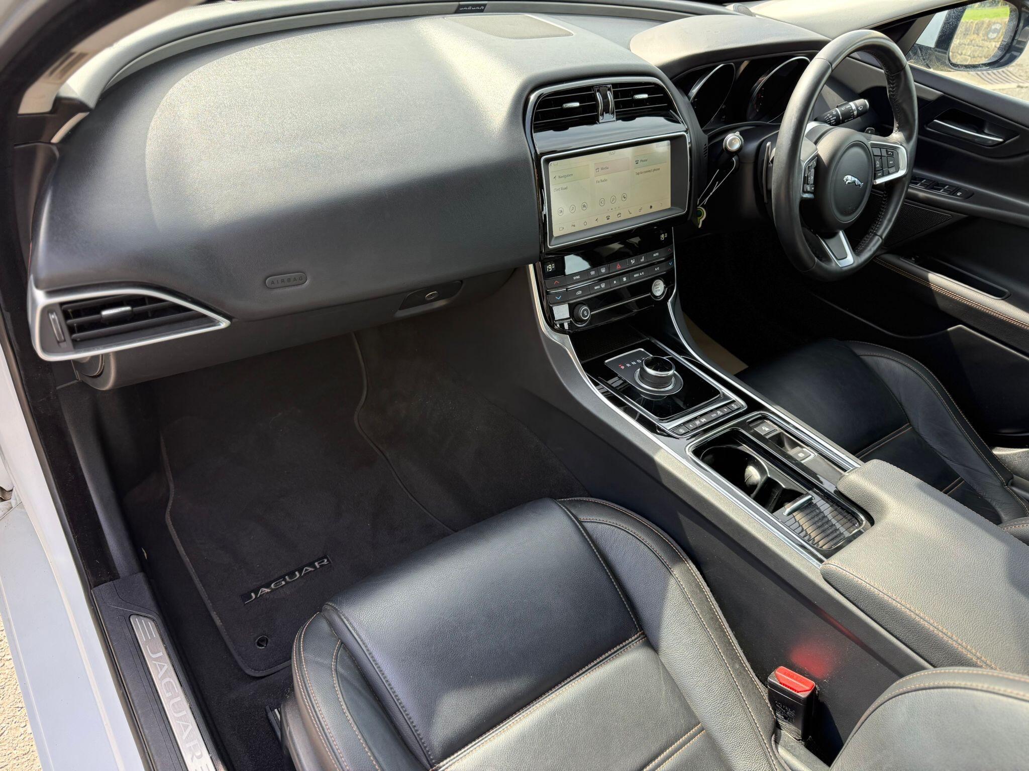 Jaguar XE - Image 22