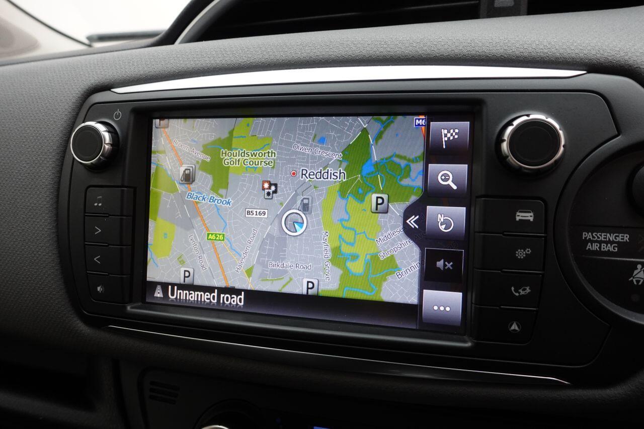 Toyota Yaris - Image 2