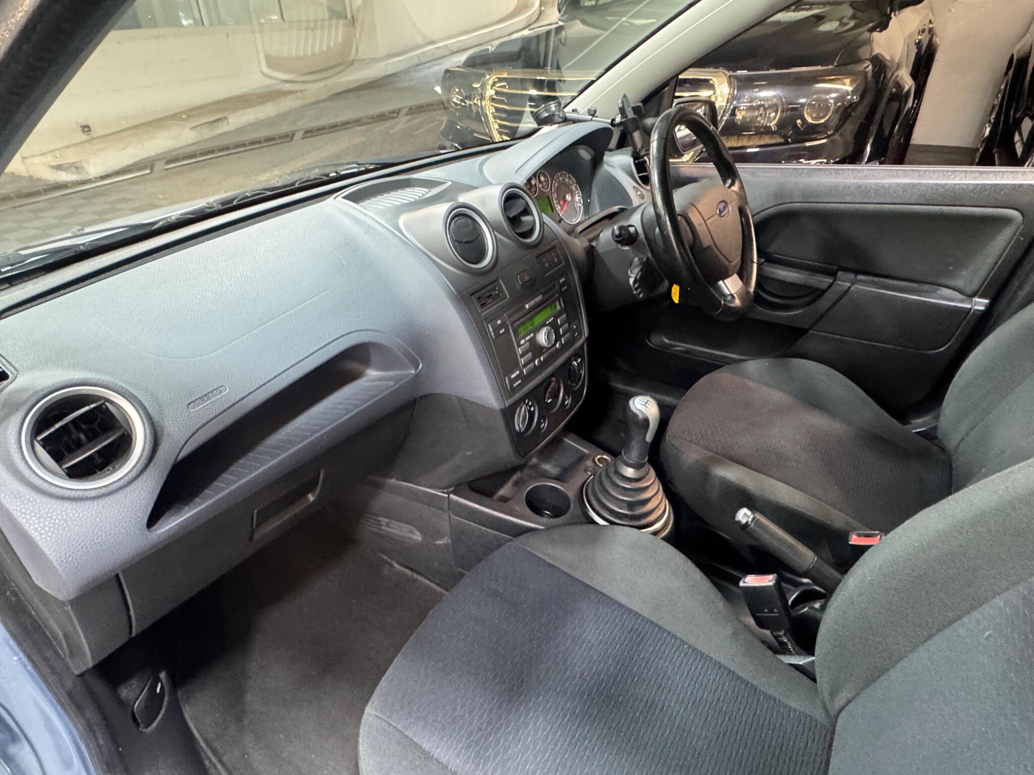 Ford Fiesta - Image 10