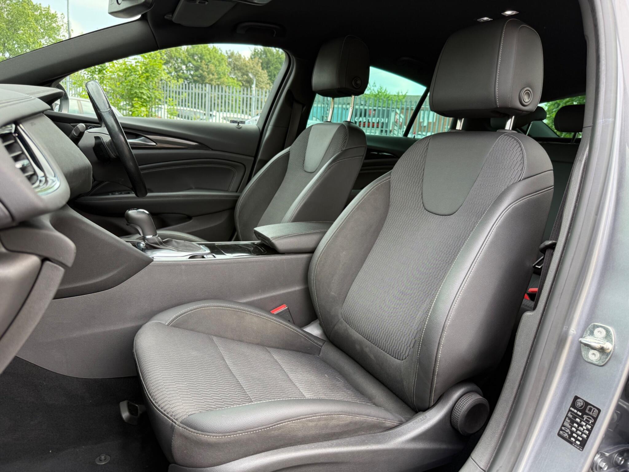 Vauxhall Insignia - Image 14