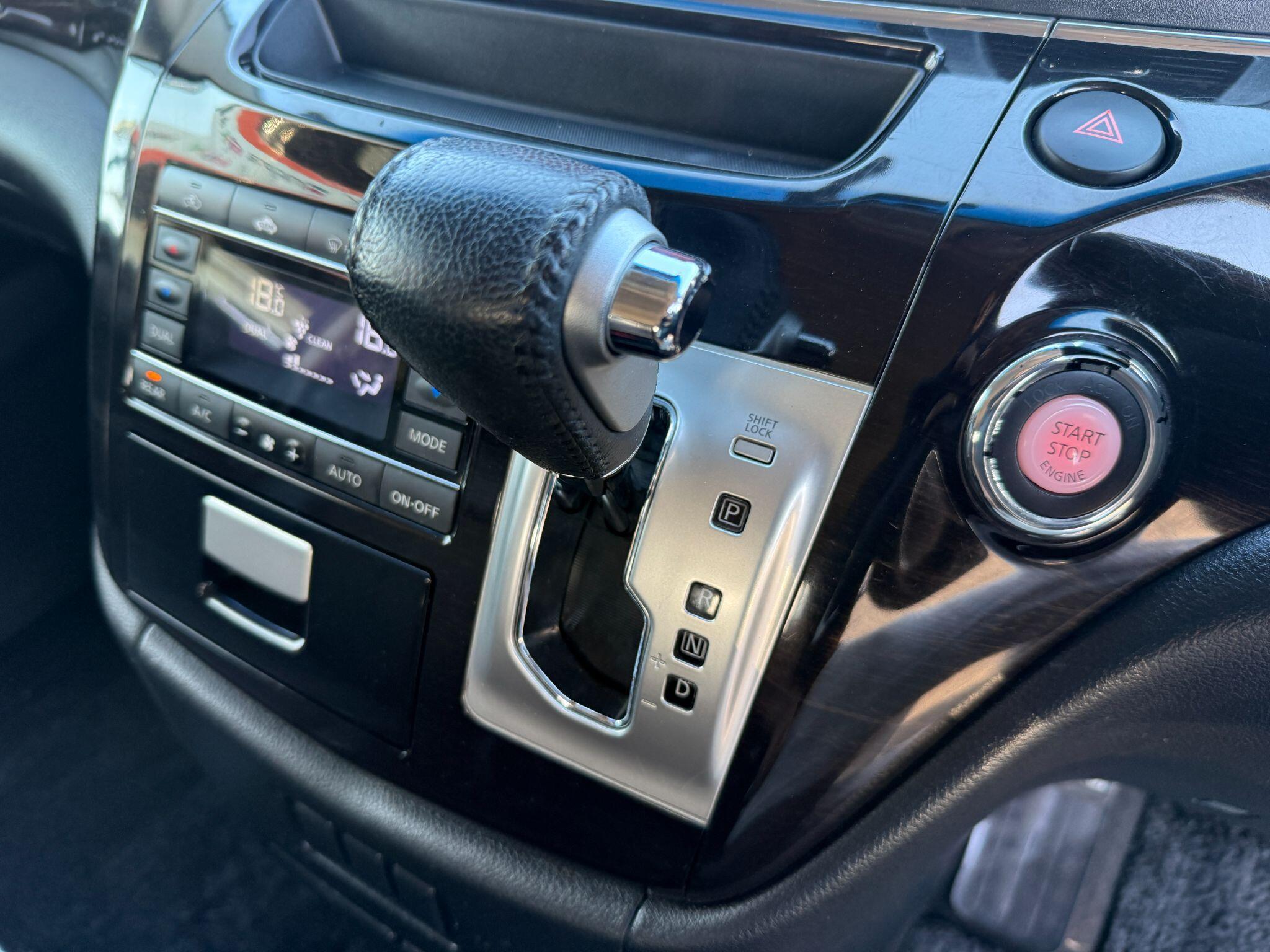 Nissan Elgrand - Image 48