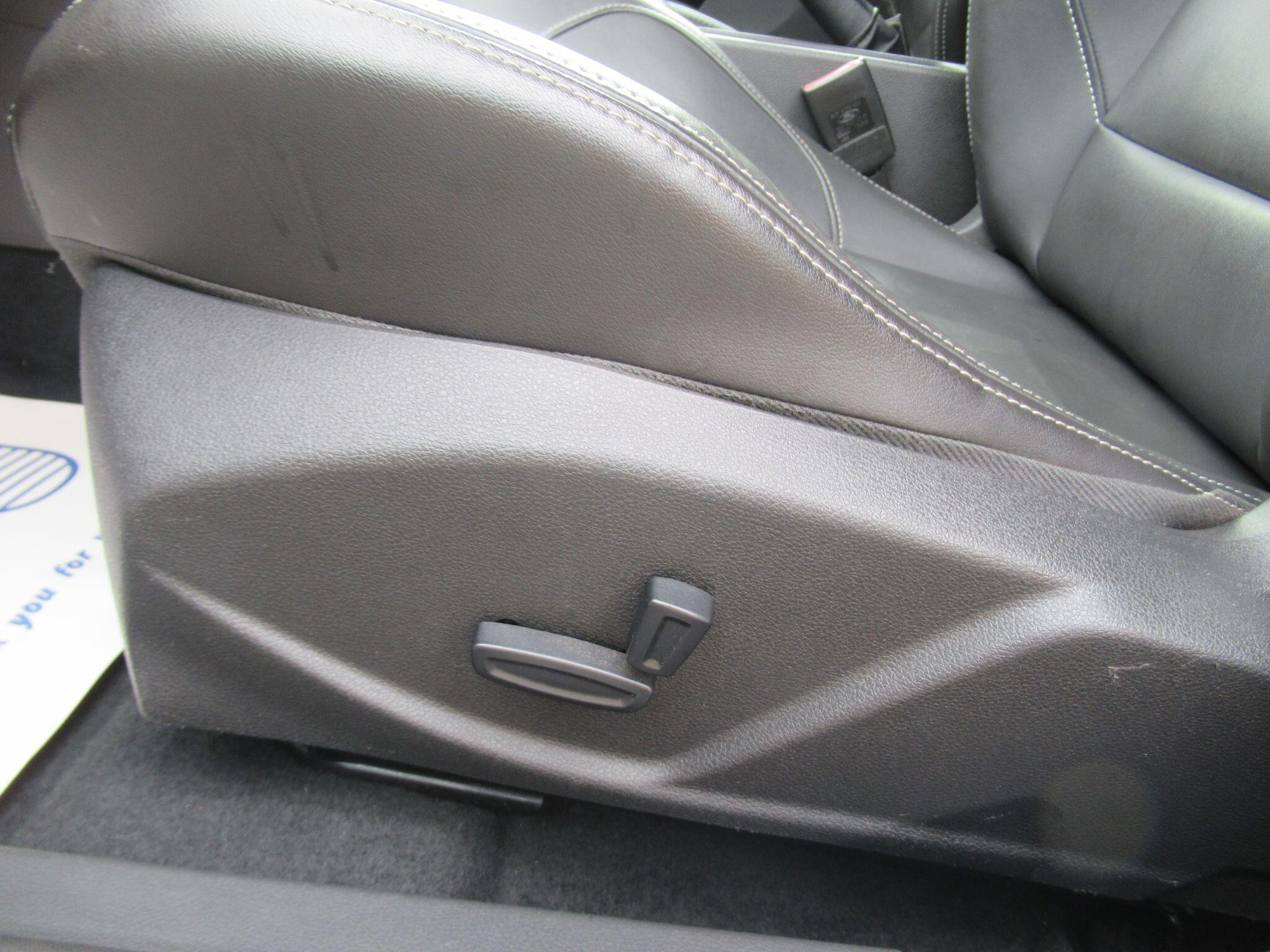 Ford Focus - Image 17