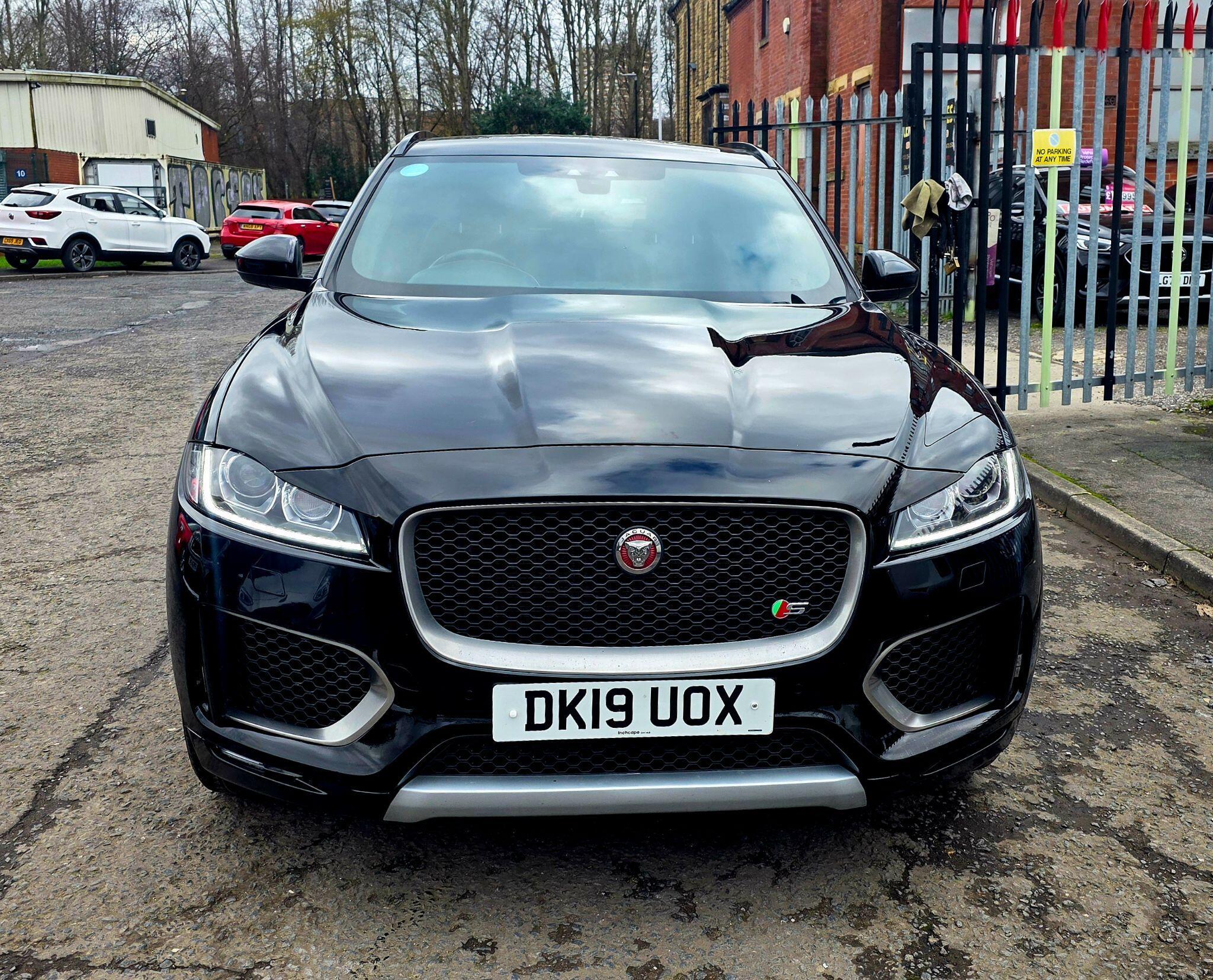 Jaguar F-Pace - Image 3