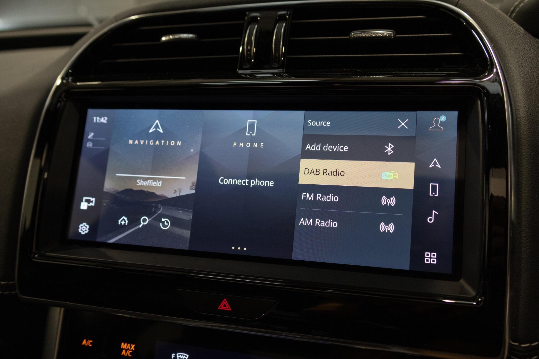 Jaguar XE - Image 18