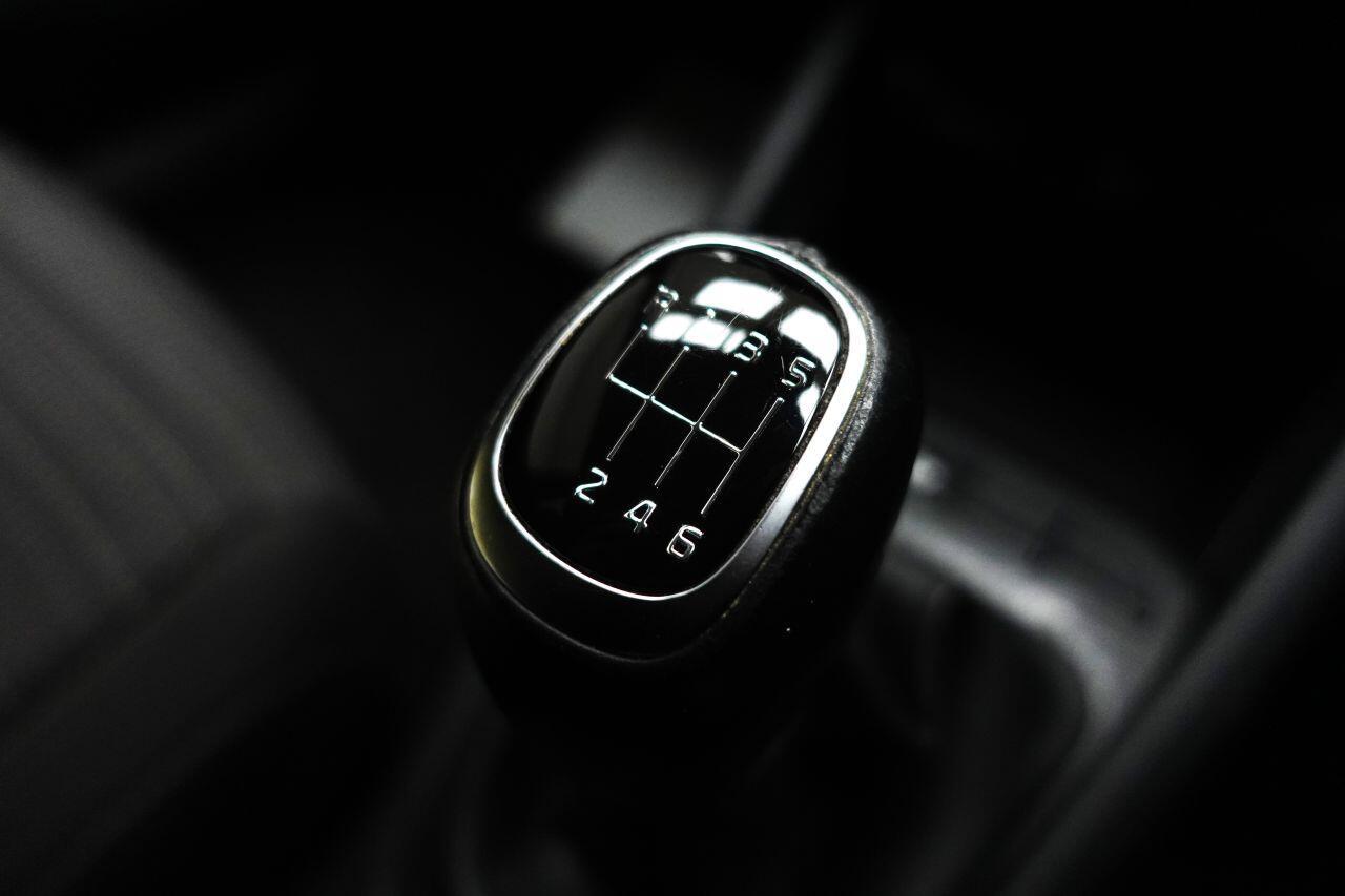 Kia Stonic - Image 41