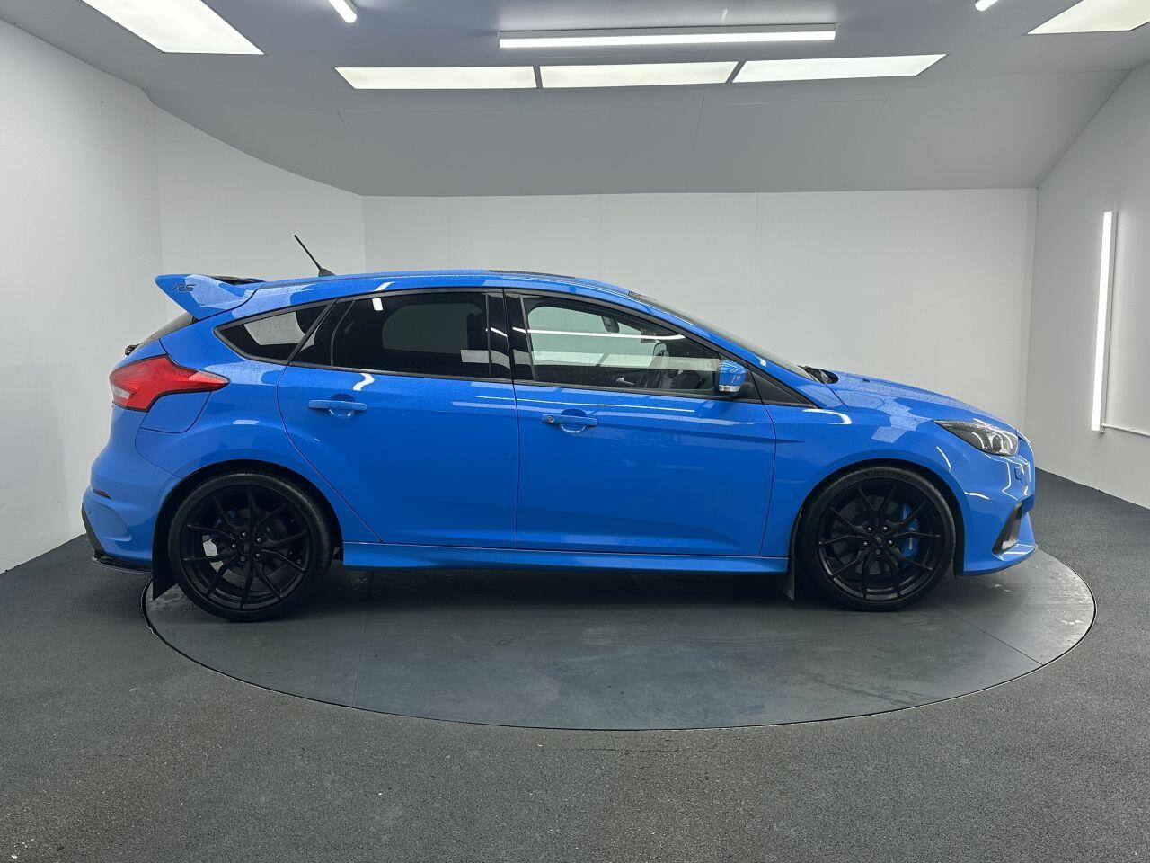 Ford Focus - Image 9