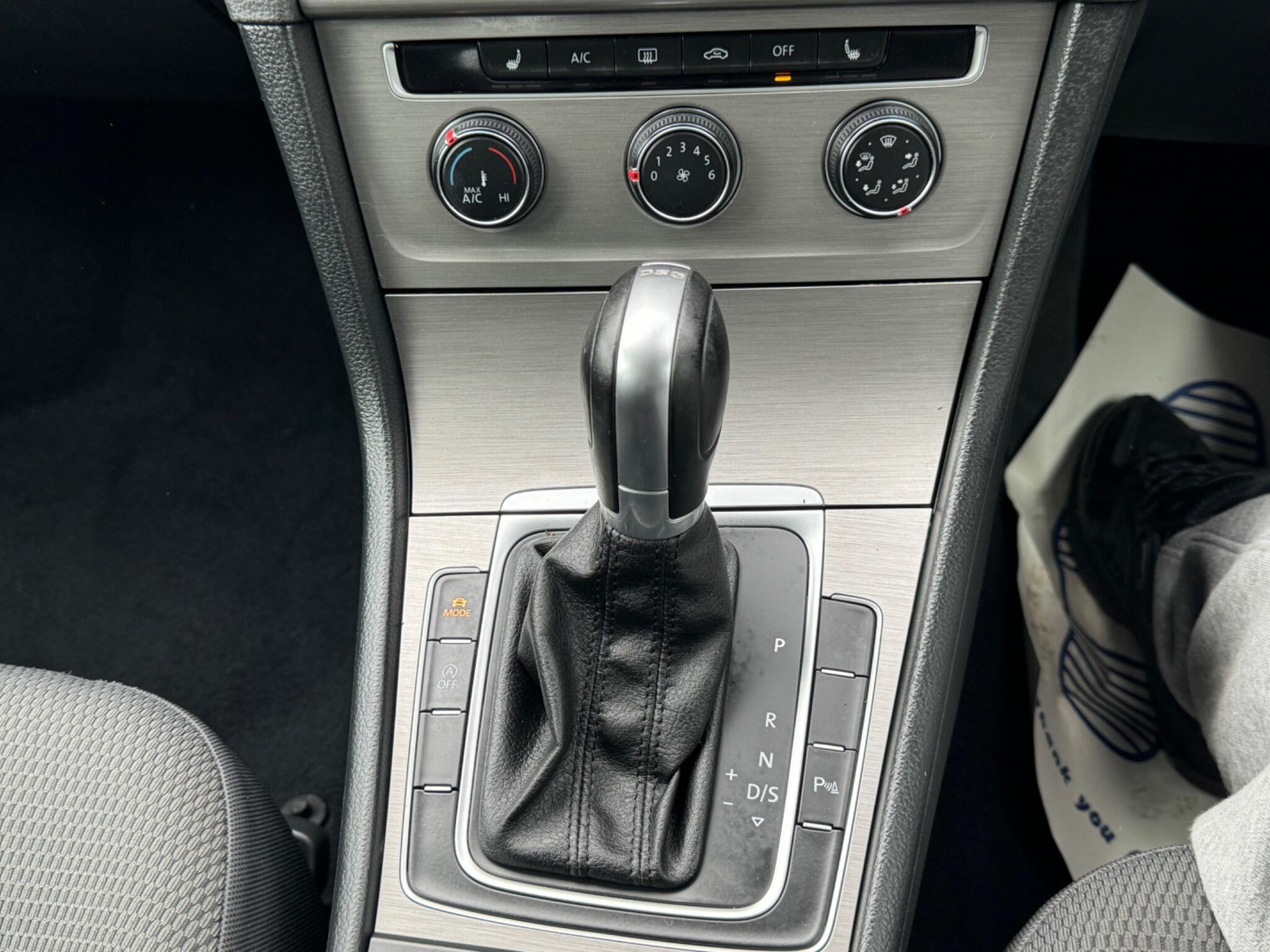 Volkswagen Golf - Image 17