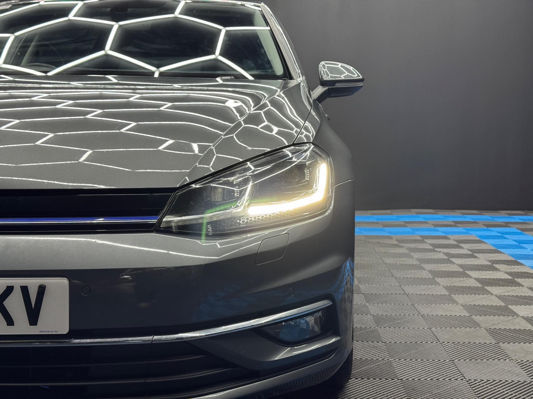 Volkswagen Golf - Image 45