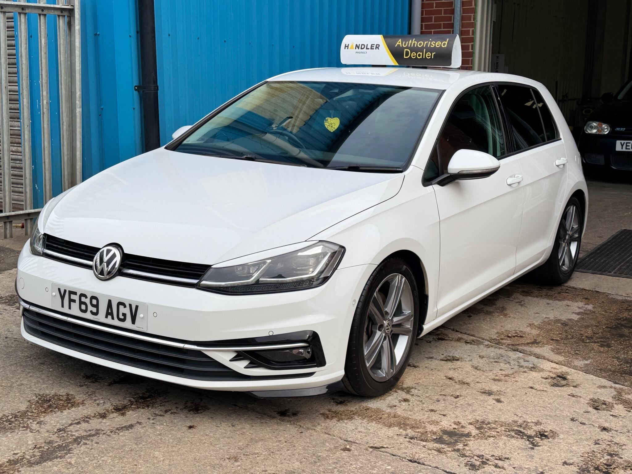 Volkswagen Golf - Image 9