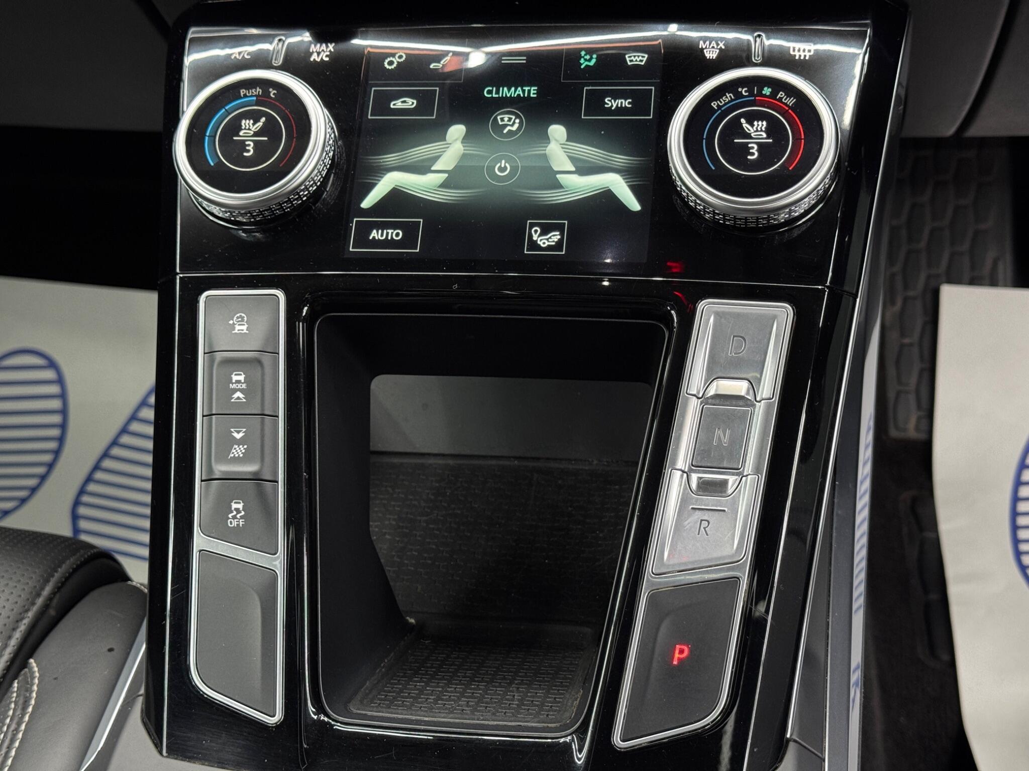 Jaguar I-Pace - Image 25