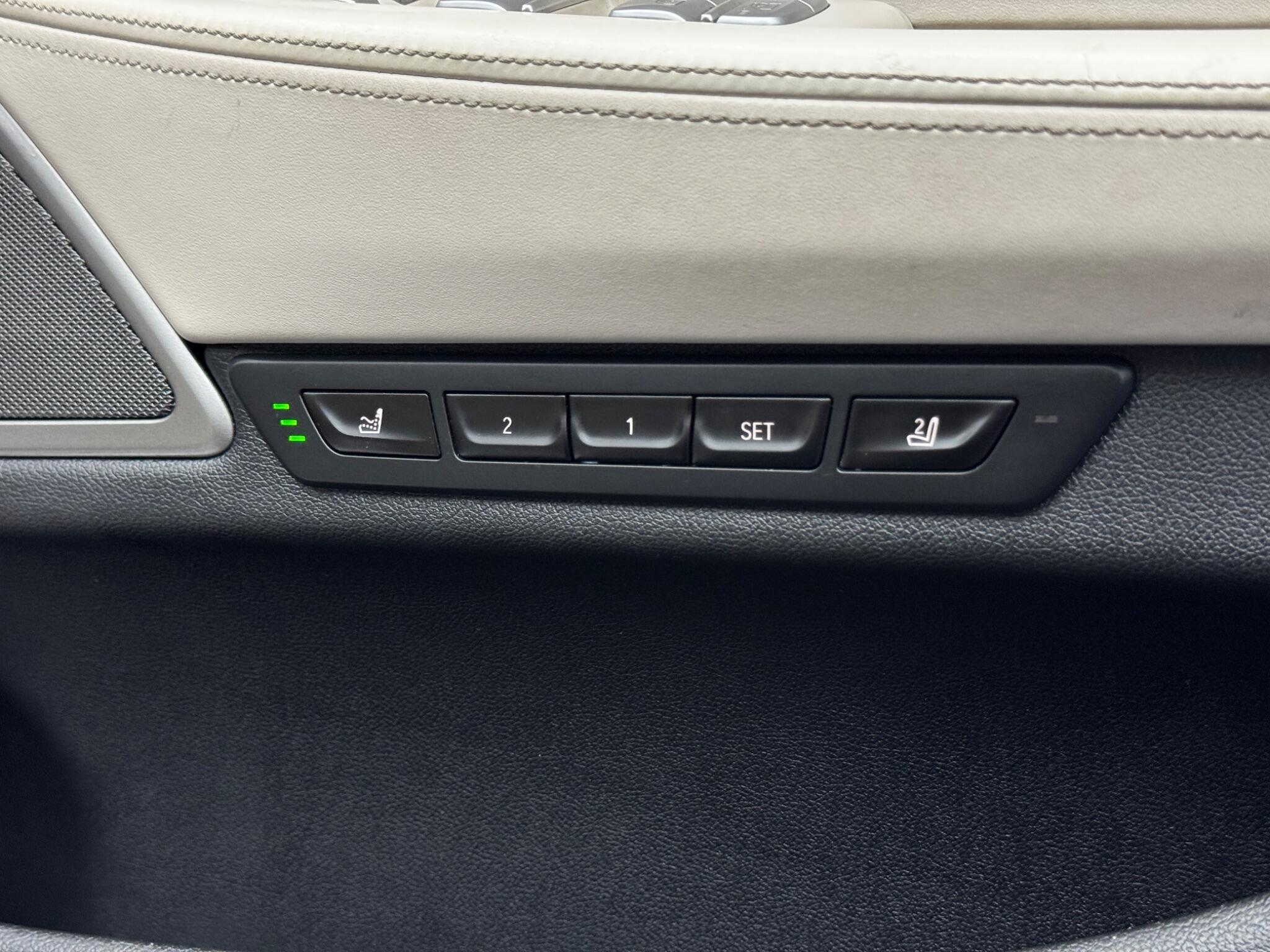 BMW 7 Series - Image 52