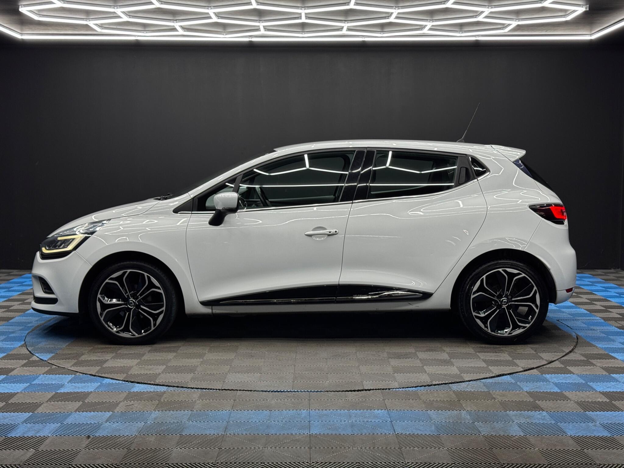 Renault Clio - Image 8