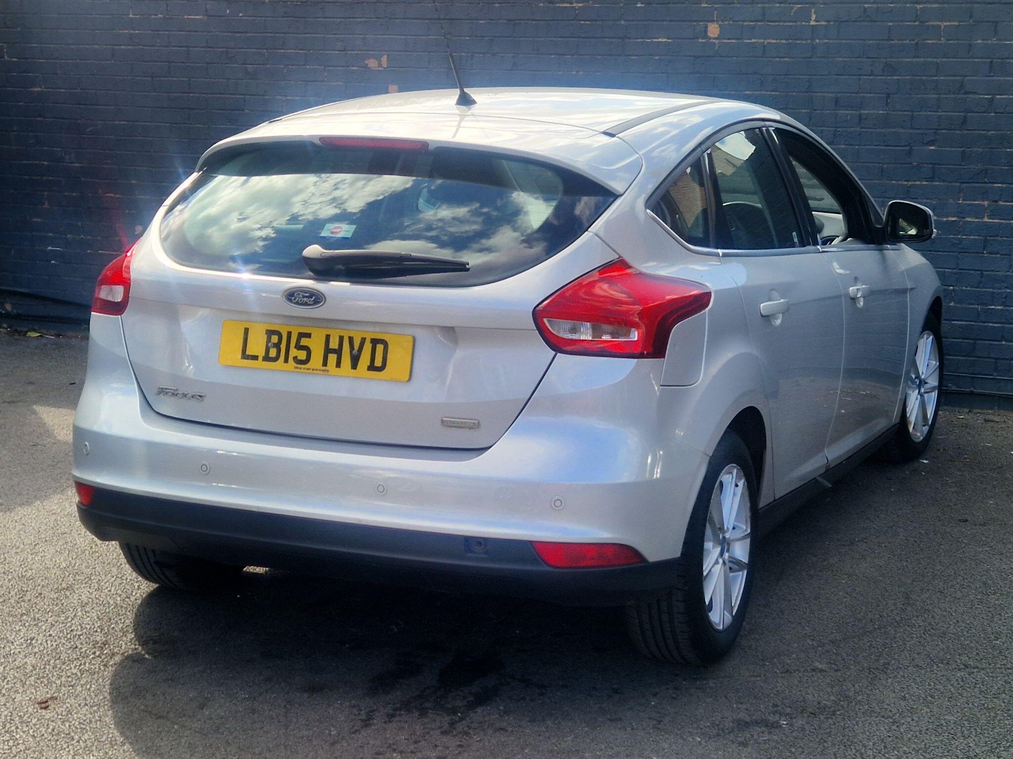 Ford Focus - Image 10