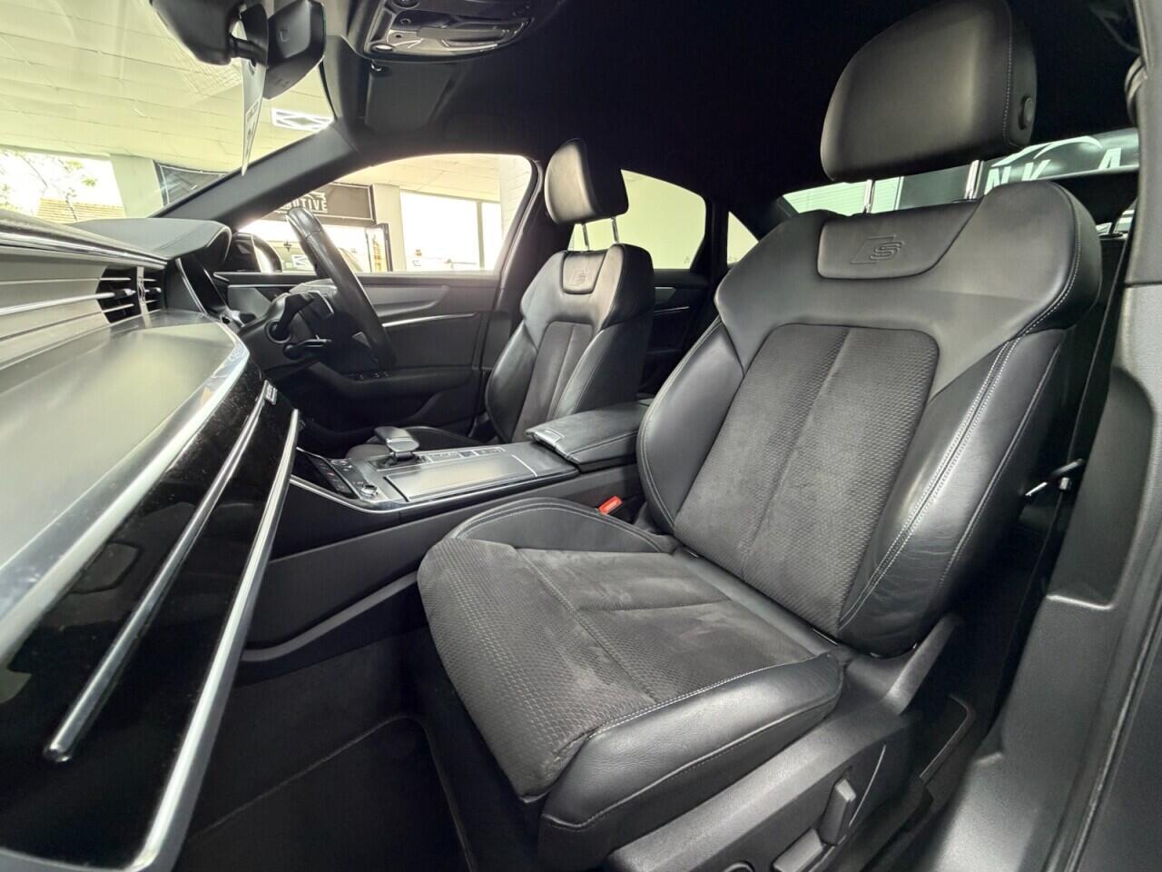 Audi A6 Saloon - Image 25