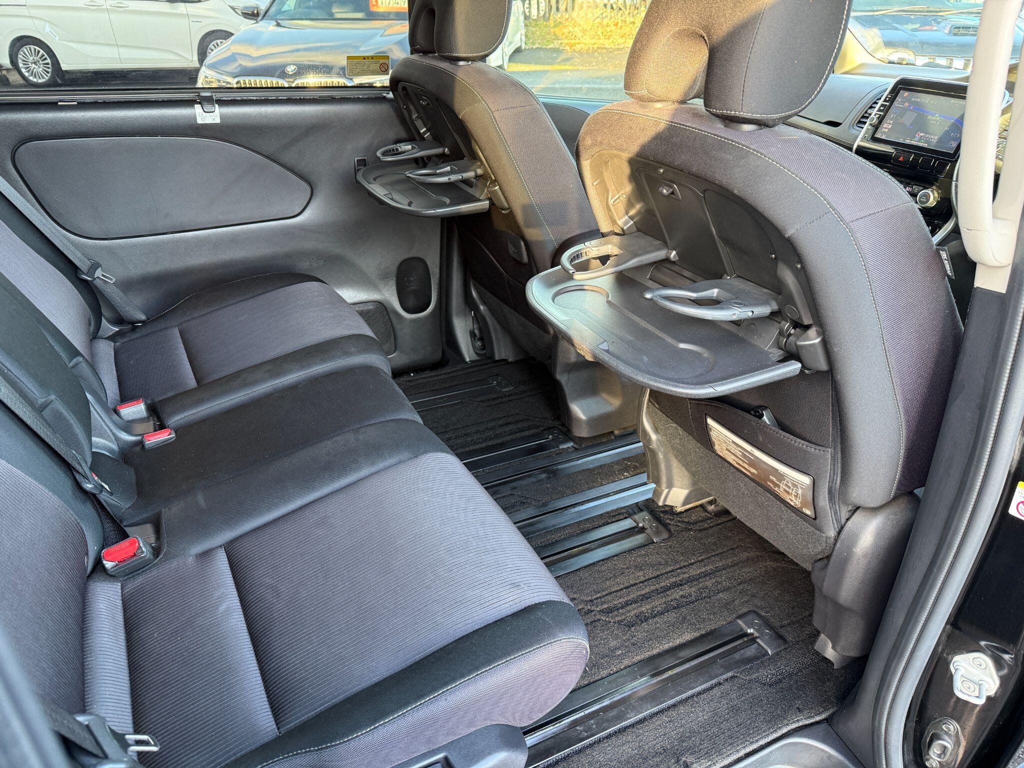 Nissan Serena - Image 4
