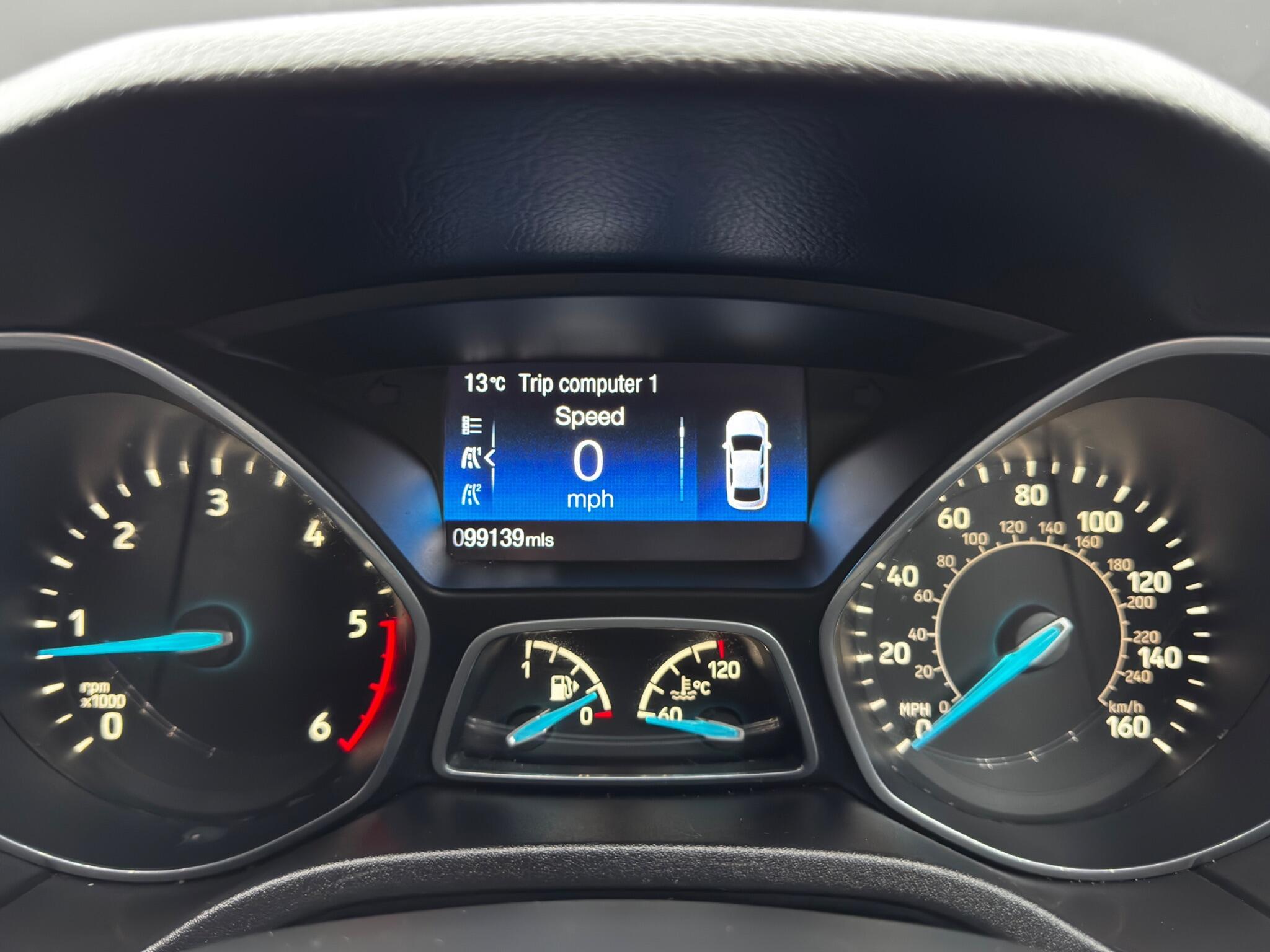 Ford Focus - Image 22