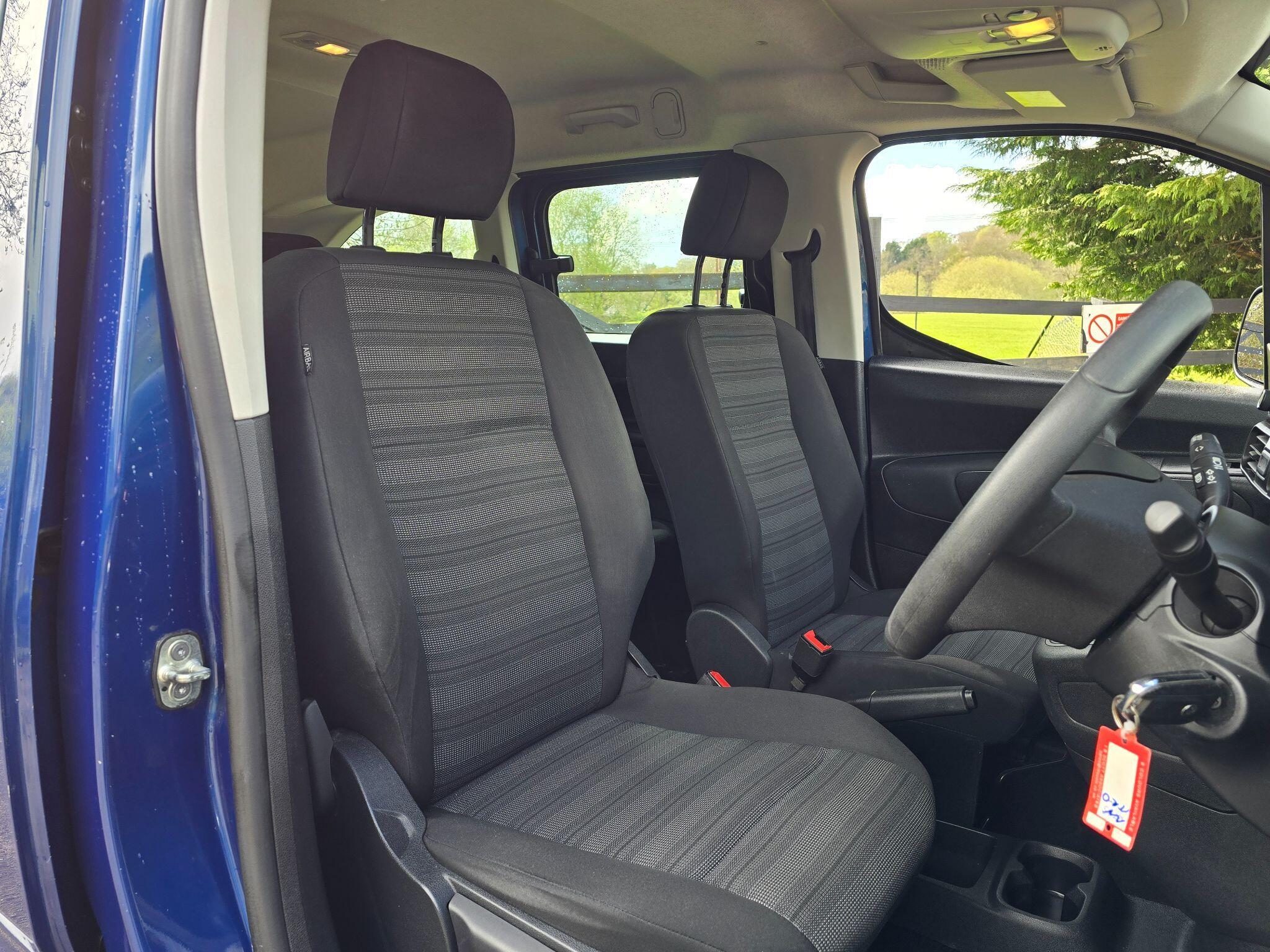 Vauxhall Combo Life - Image 12