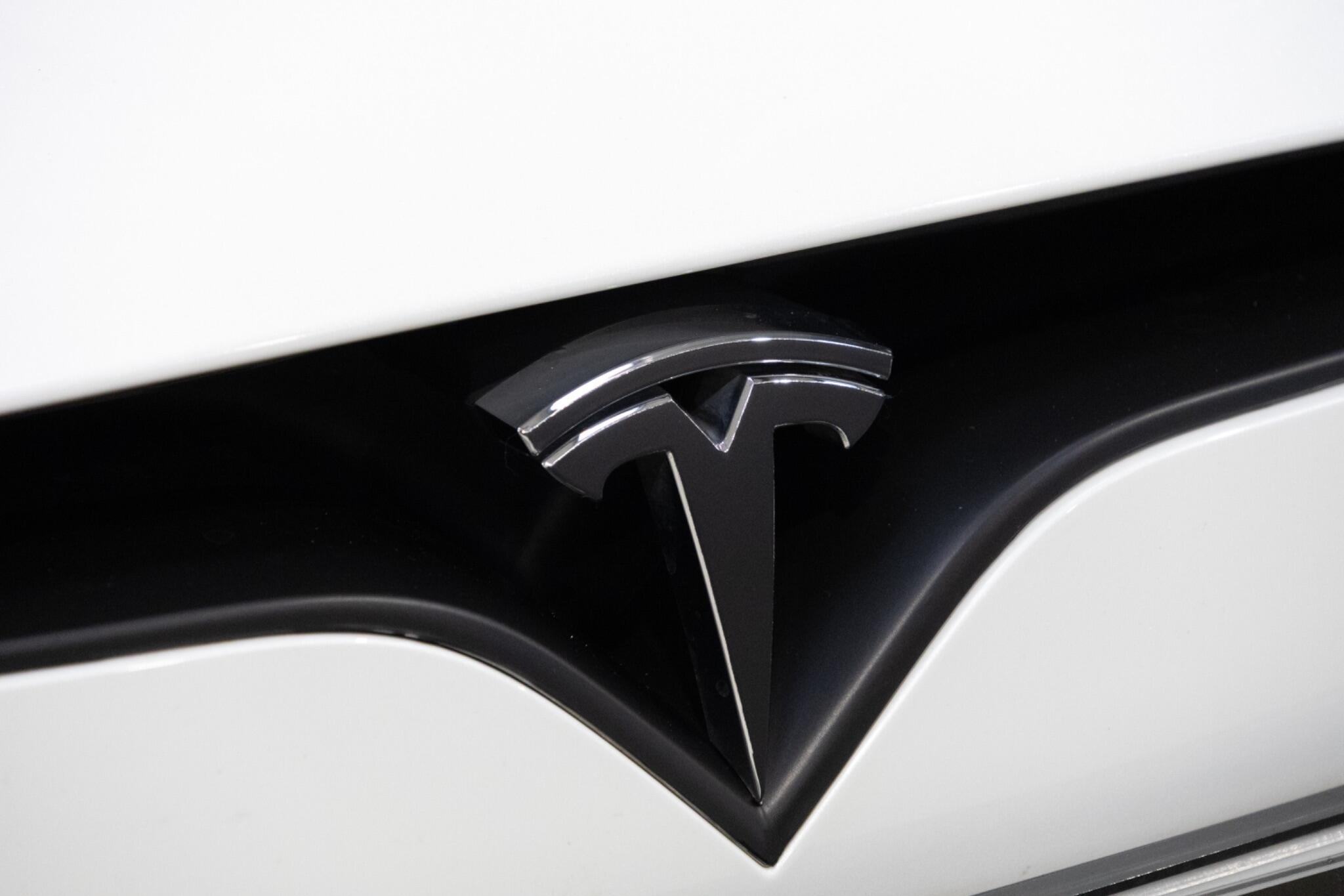 Tesla Model S - Image 34
