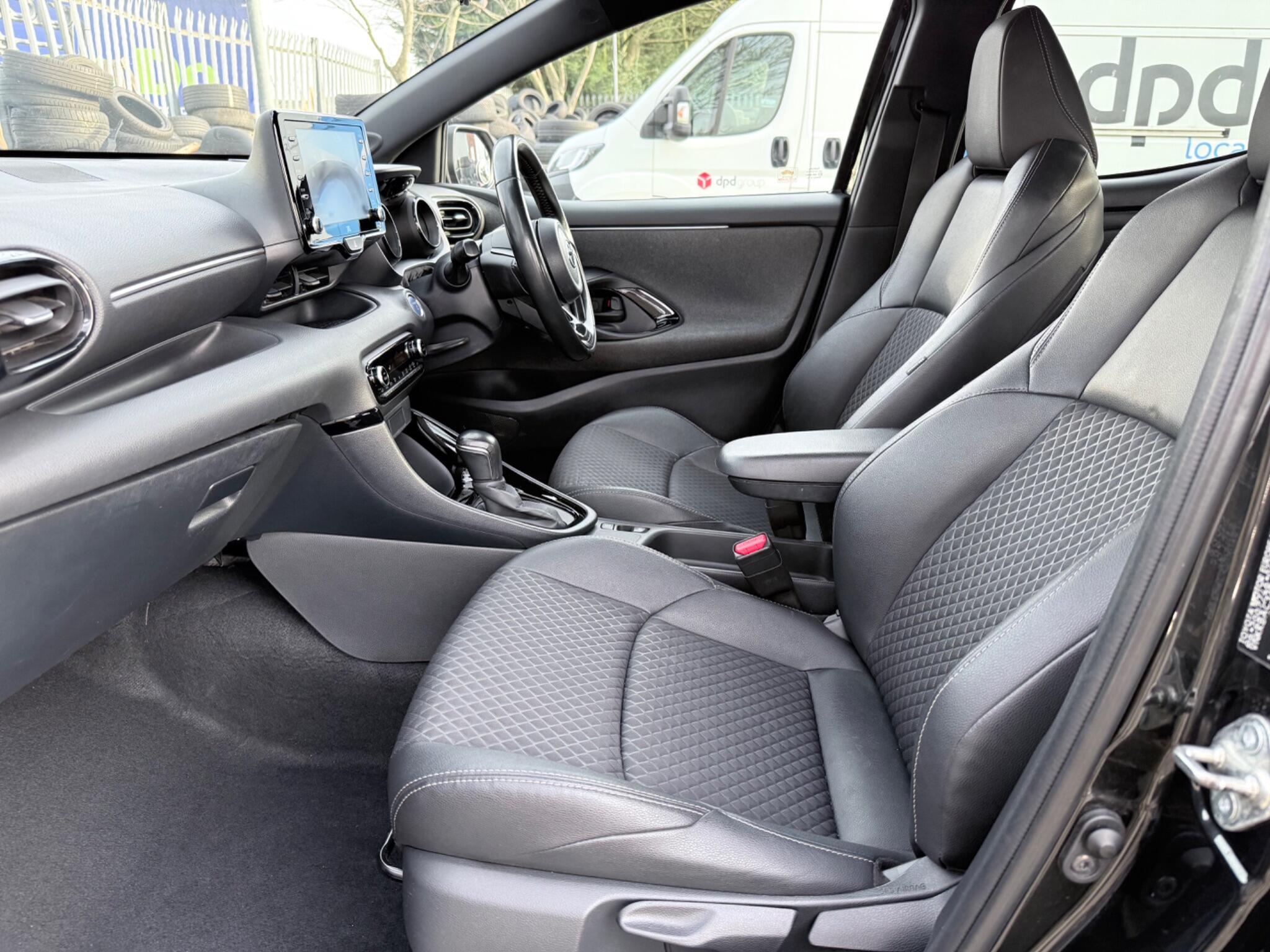 Toyota Yaris - Image 26