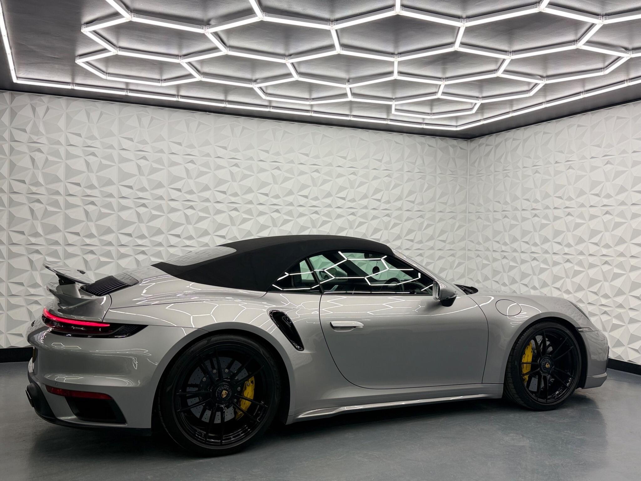 Porsche 911 - Image 24