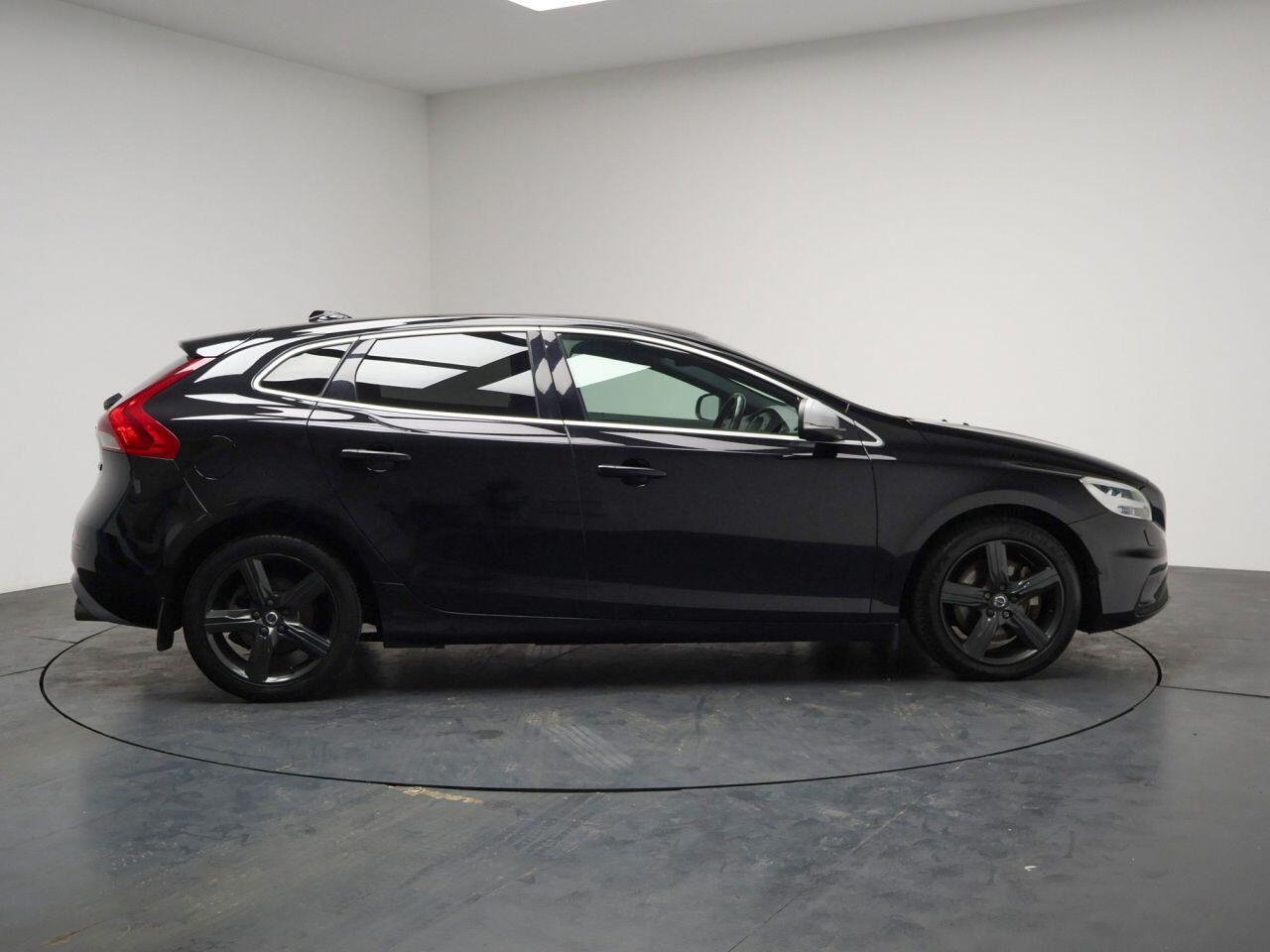 Volvo V40 - Image 27
