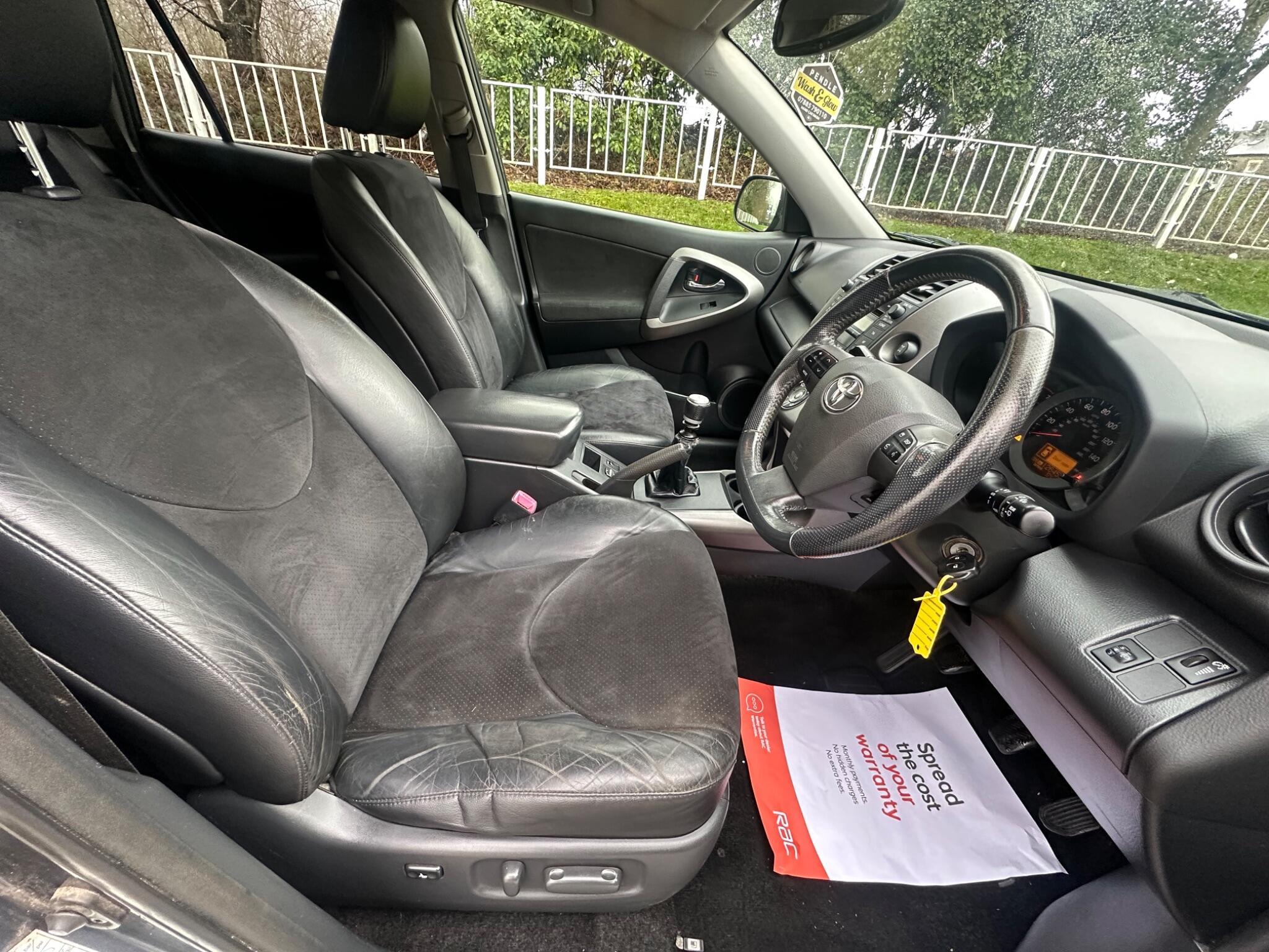 Toyota RAV4 - Image 22