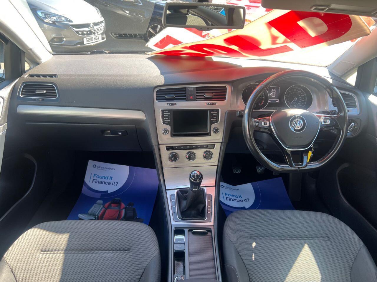 Volkswagen Golf - Image 19